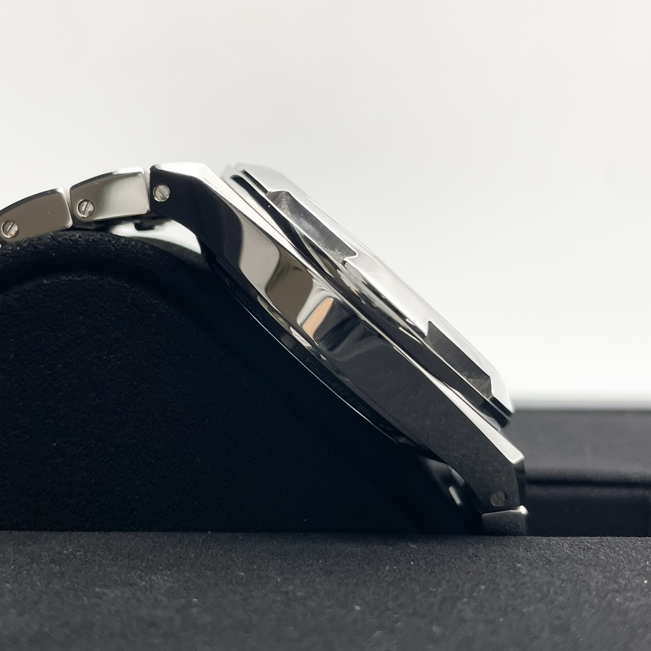 ヴァシュロンコンスタンタン オーヴァーシーズ デュアルタイム 7920V/210A-B546 ブラック 41mm