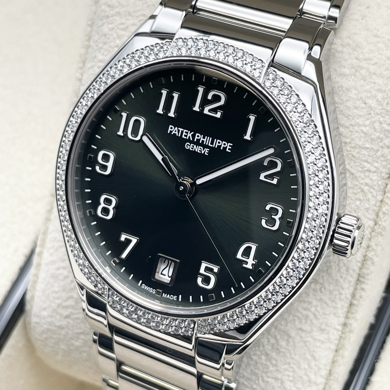 パテックフィリップ TWENTY-4 7300/1200A-011 オリーブグリーン ステンレス 36mm