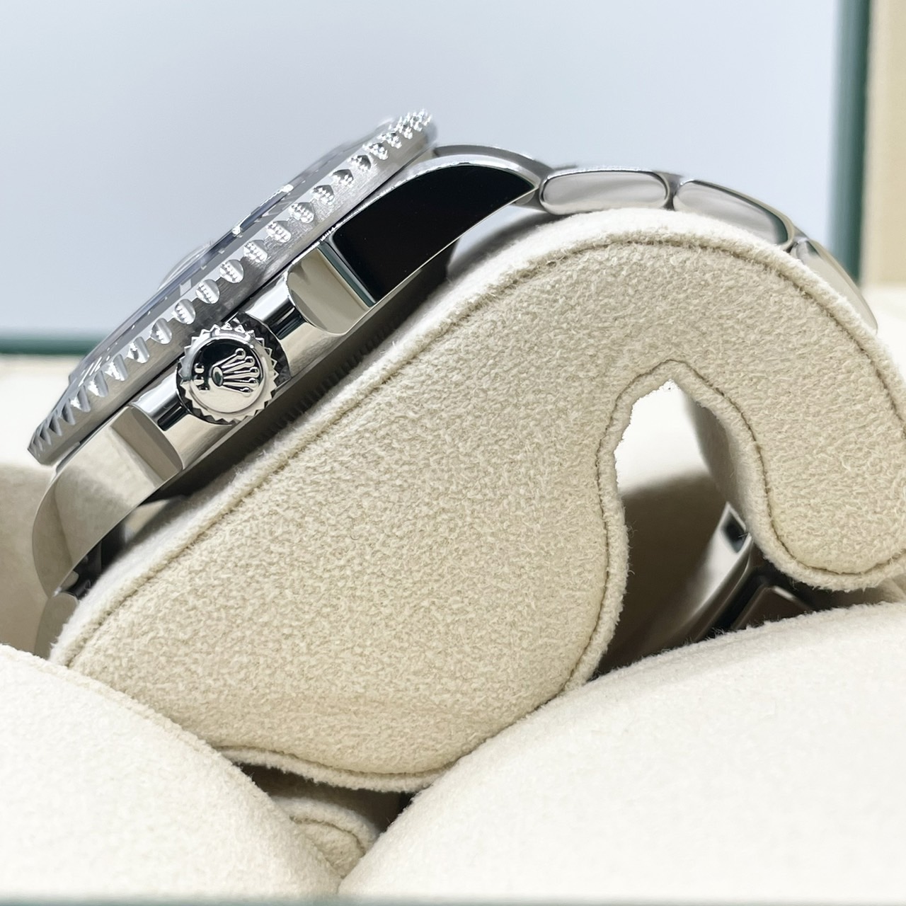 ロレックス シードゥエラー 126600 オイスターブレスレット ブラック 43mm