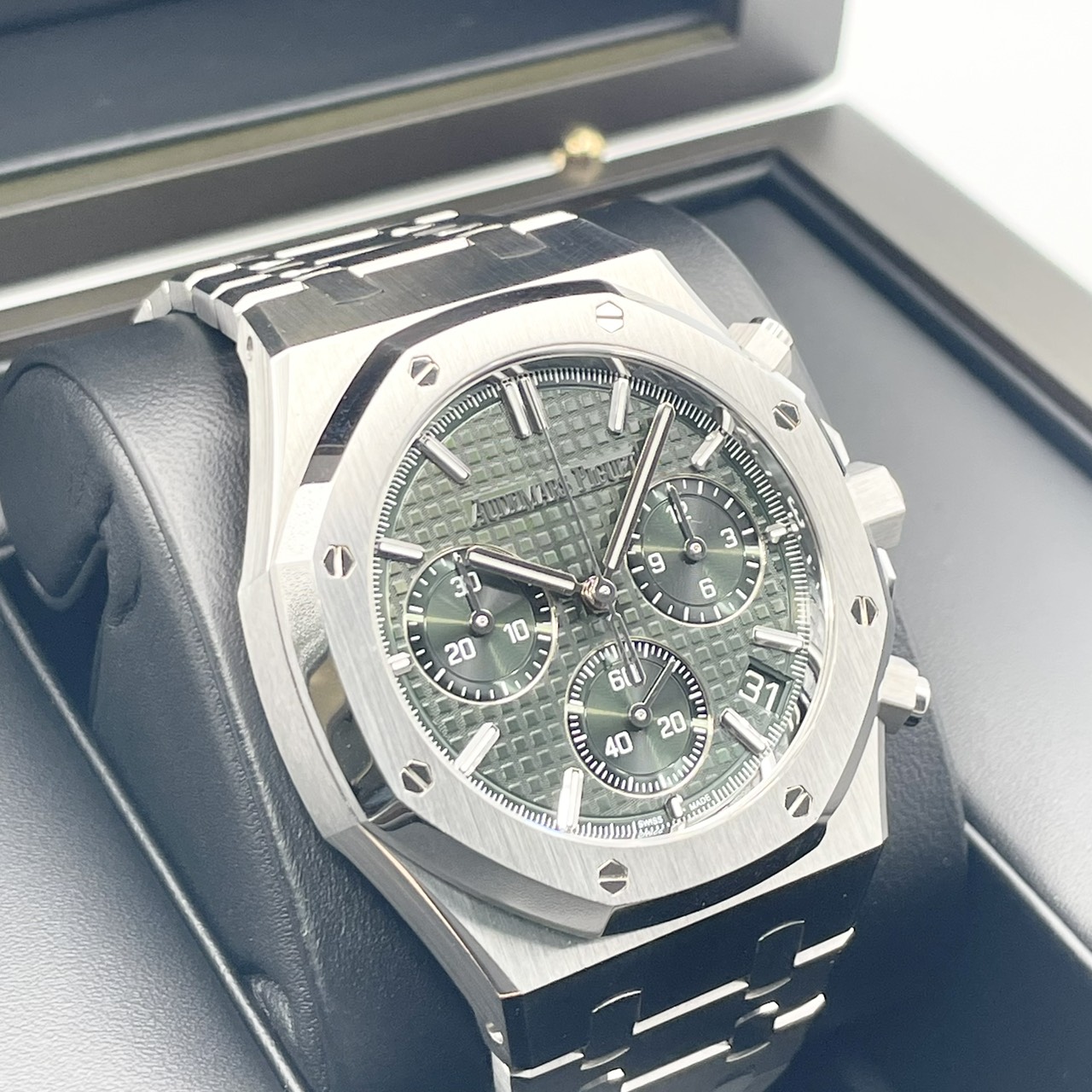 オーデマピゲ ロイヤルオーク クロノグラフ 26240ST.OO.1320ST.08 カーキグリーン 41mm
