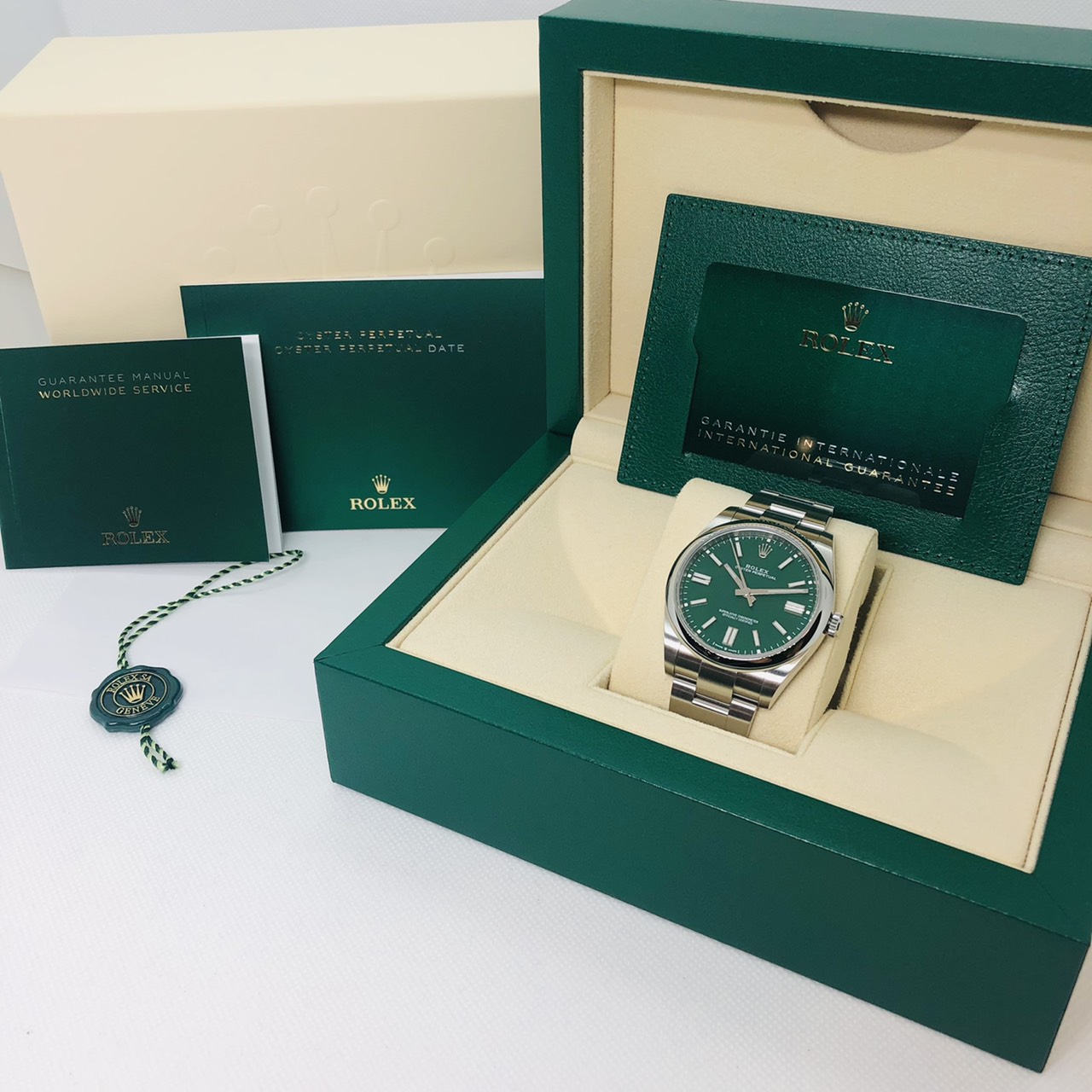 ロレックス オイスターパーペチュアル 124300 オイスターブレスレット グリーン 41mm