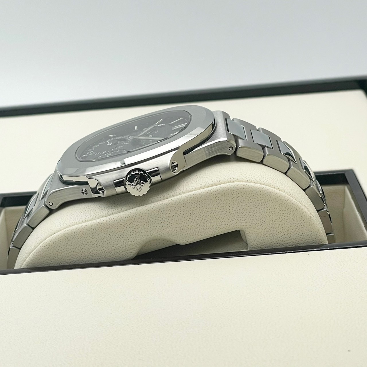 パテックフィリップ ノーチラス 5712/1A-001 ブルー 40mm