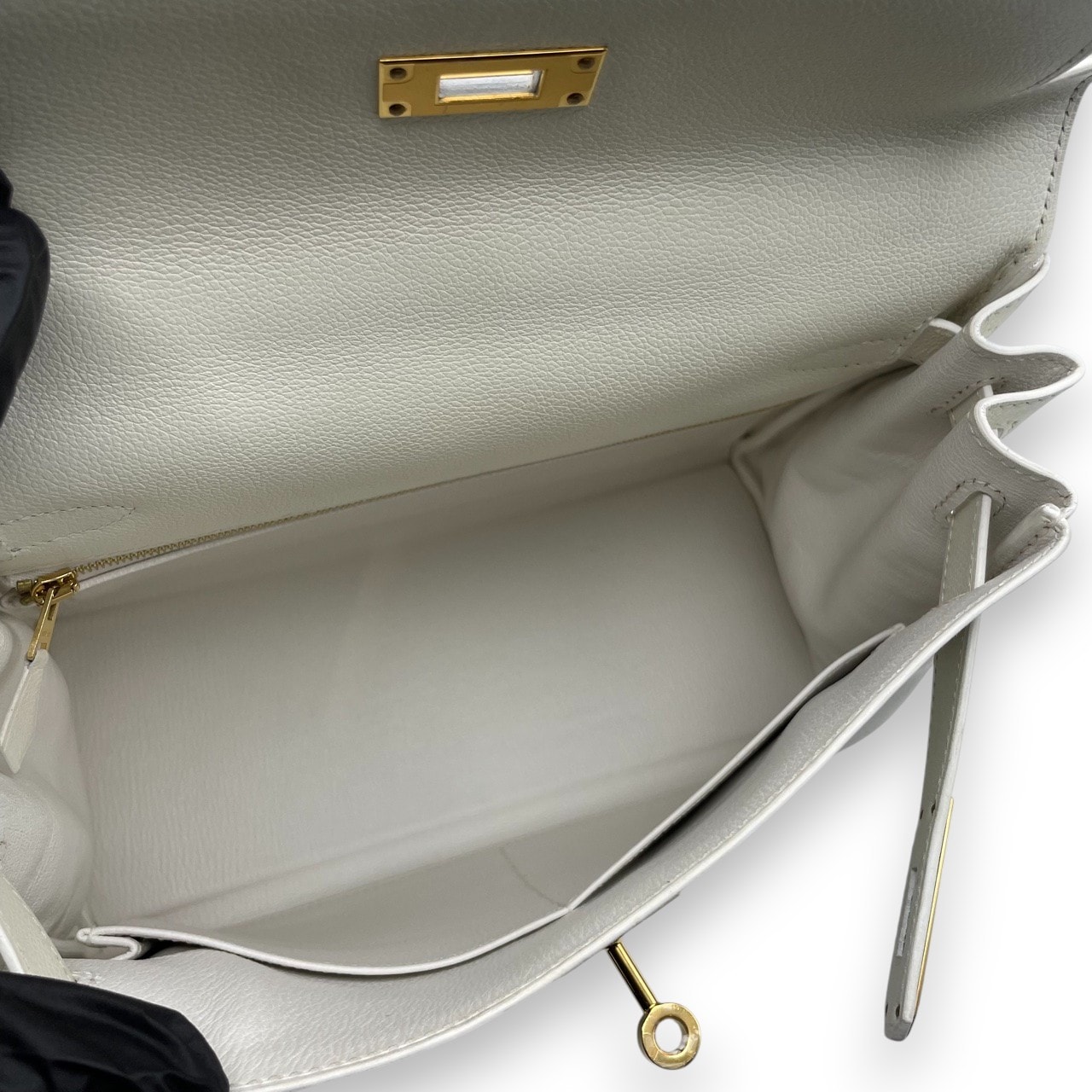 エルメス ケリー 28 ブラン エヴァーカラー ゴールド金具 Z刻印