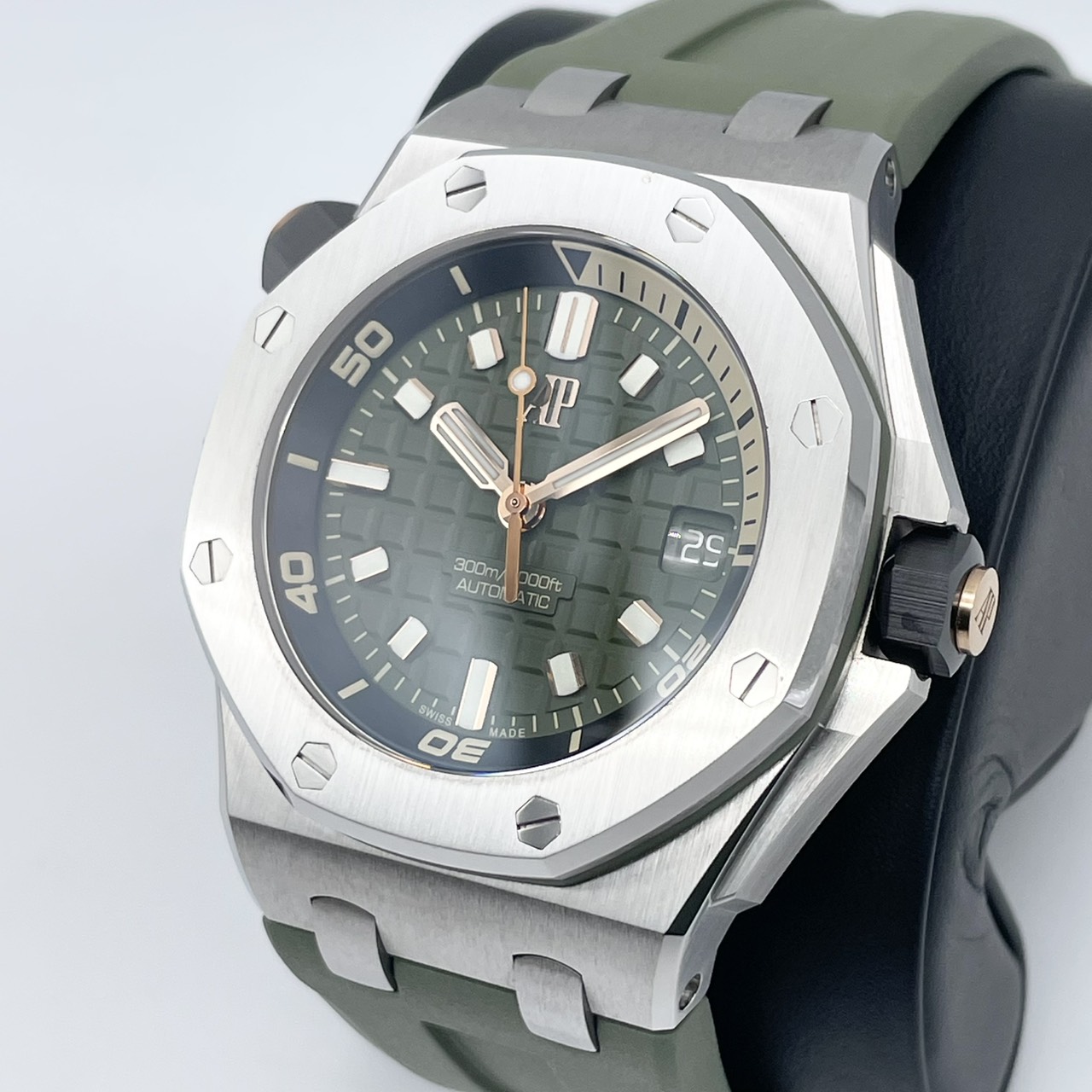 【定価4,620,000円！】 オーデマピゲ ロイヤルオークオフショア 15720ST.OO.A052CA.01 カーキグリーン 42mm