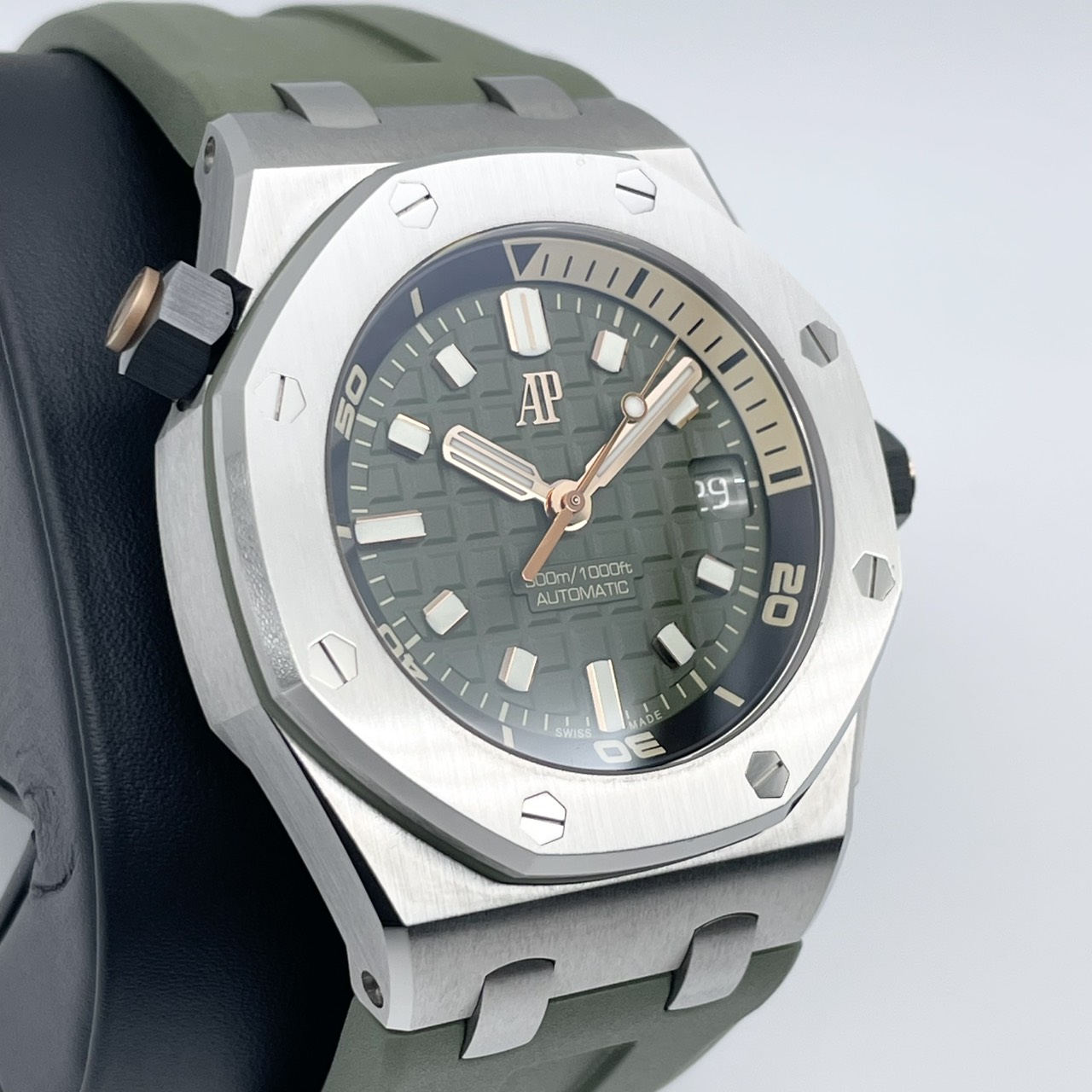 【定価4,620,000円！】 オーデマピゲ ロイヤルオークオフショア 15720ST.OO.A052CA.01 カーキグリーン 42mm