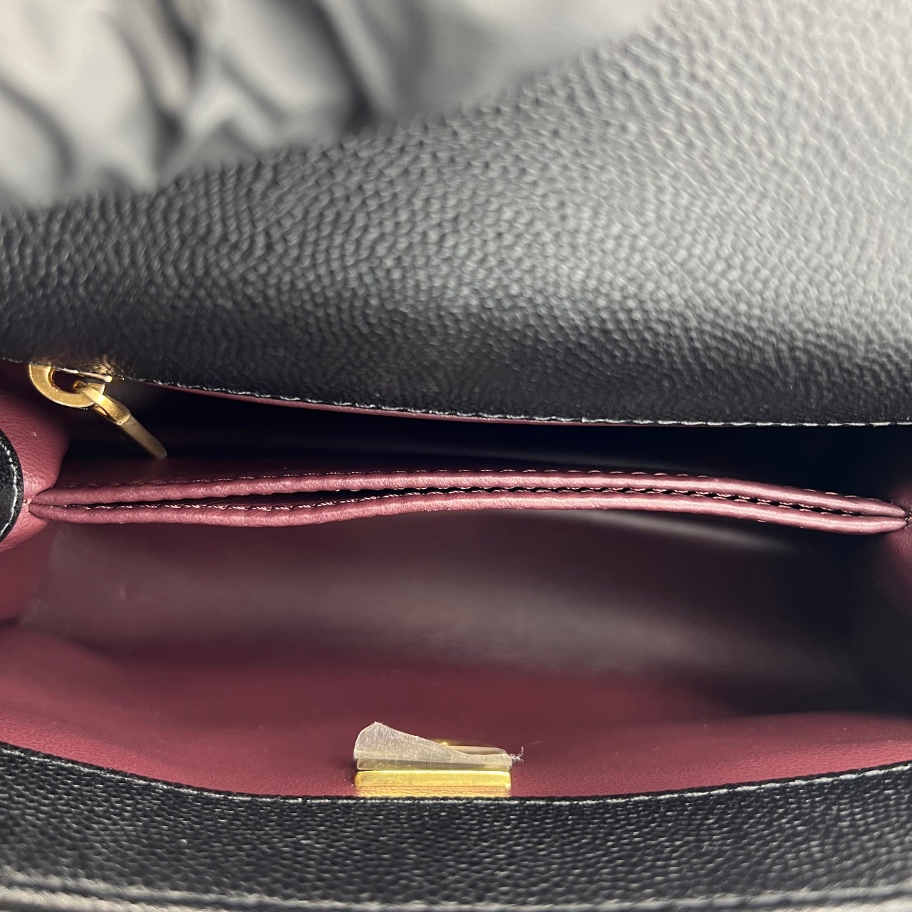 シャネル ココハンドル  ブラック系  キャビアスキン　