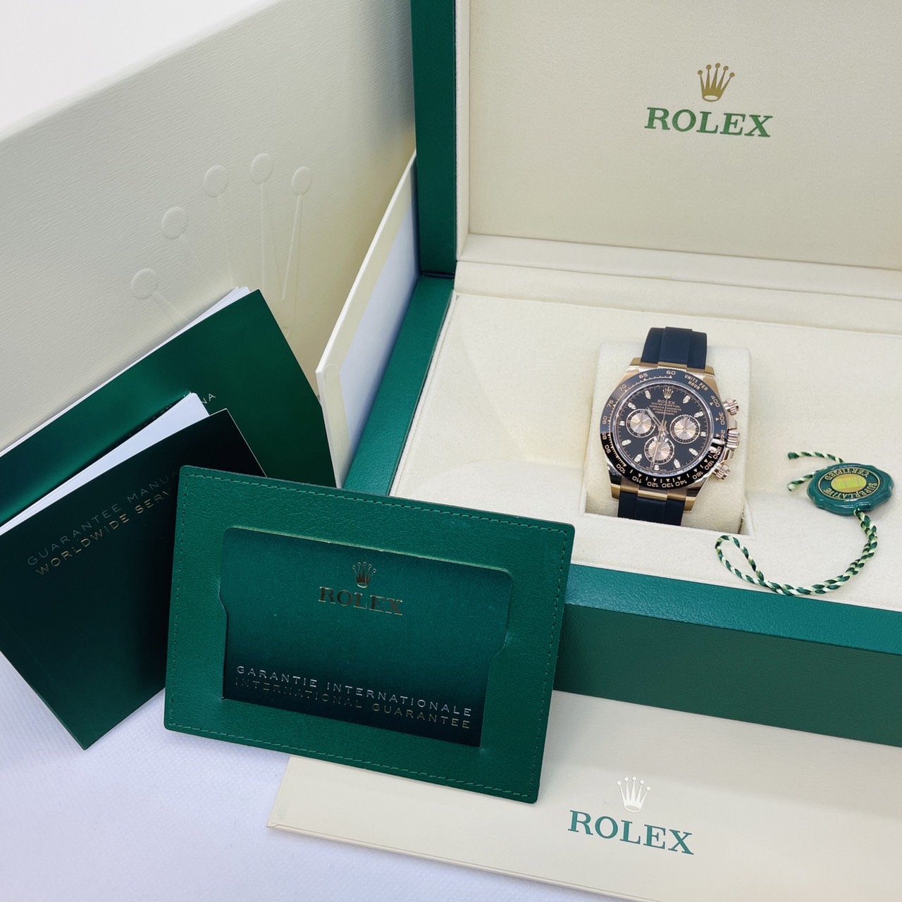 ロレックス デイトナ 116515LN ブラックラバーベルト ブラック&ピンク