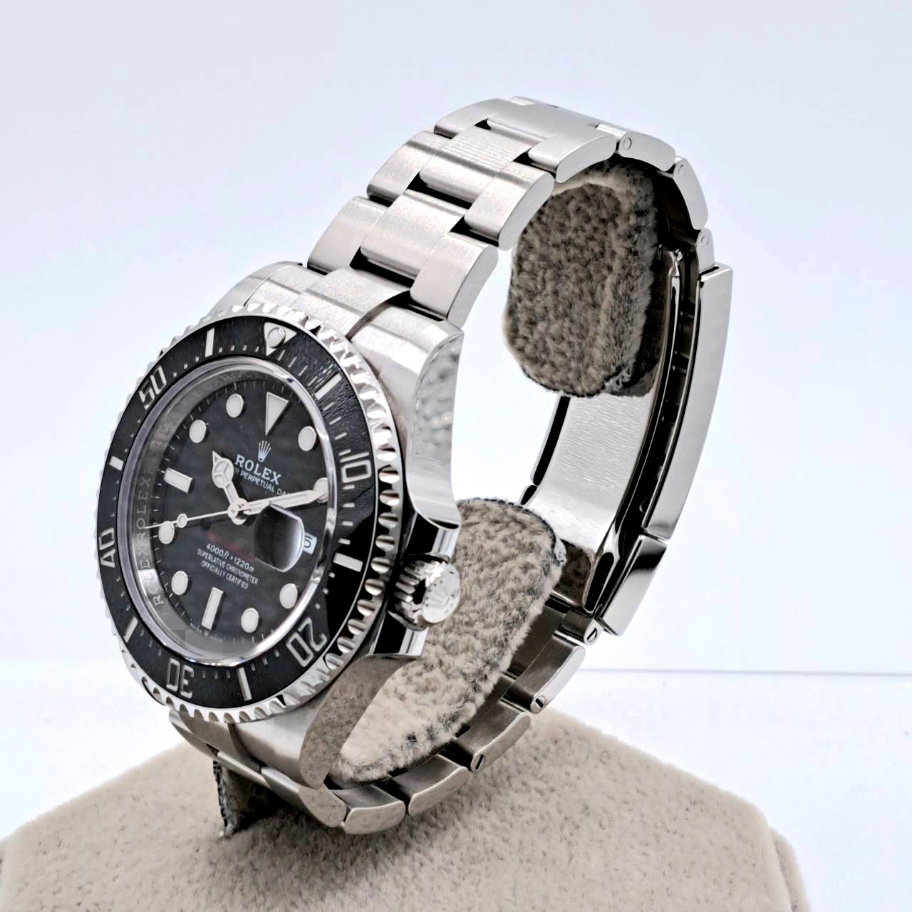 ロレックス シードゥエラー 126600 オイスターブレスレット ブラック