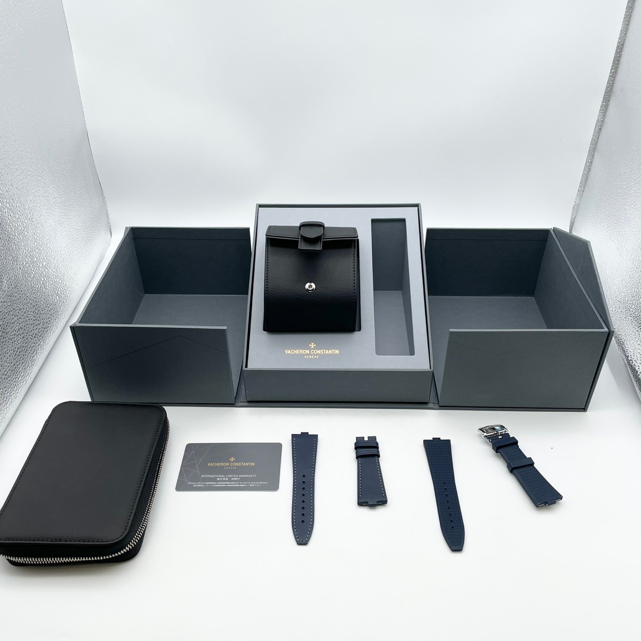 ヴァシュロンコンスタンタン オーヴァーシーズ 4520V/210A-B128 ブルー 41mm