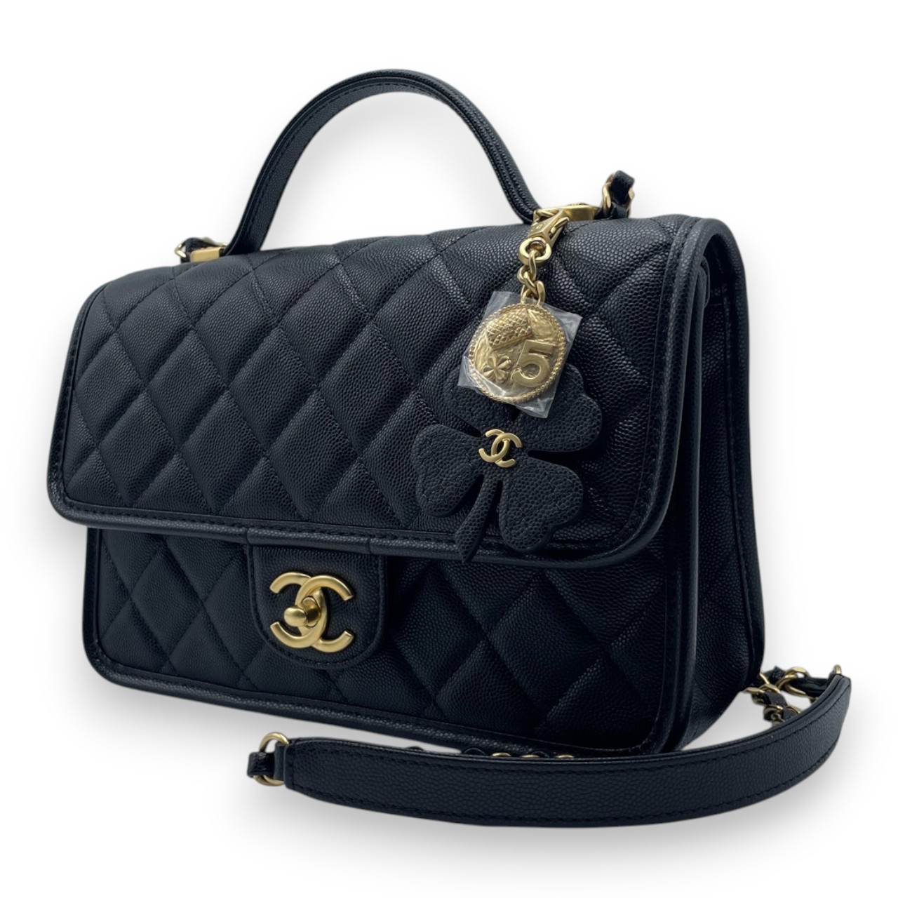 シャネル トップハンドル フラップバッグ クローバーチャーム 25 ブラック キャビアスキン ゴールド金具