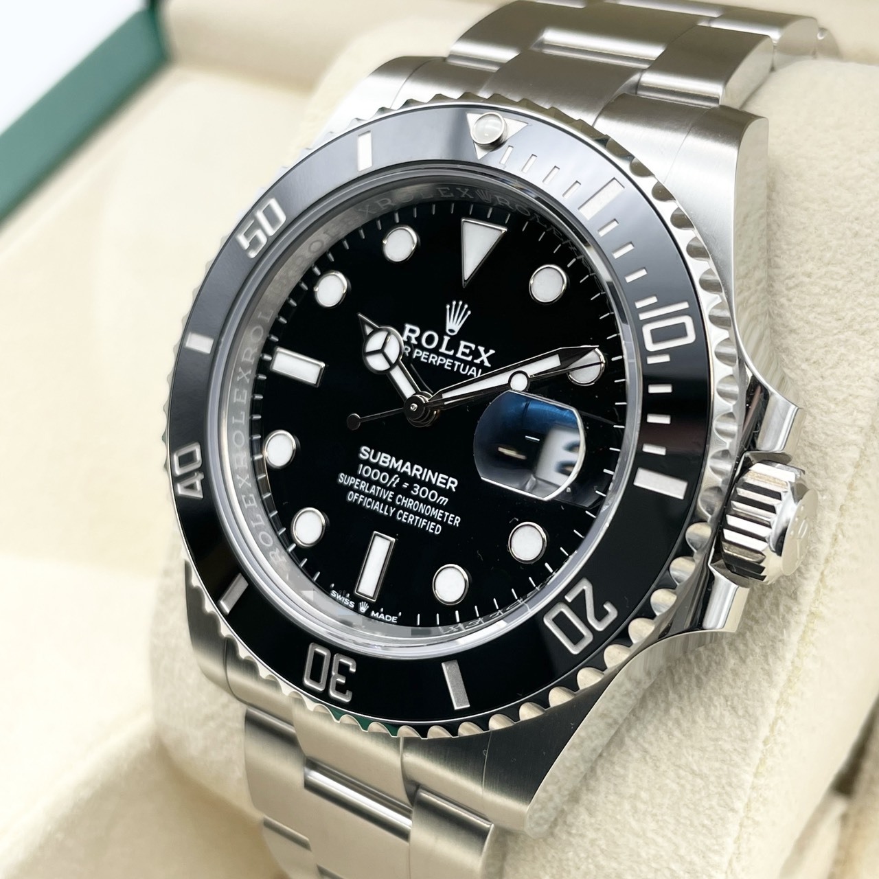 【超美品！】ロレックス サブマリーナデイト 126610LN ブラック 41mm