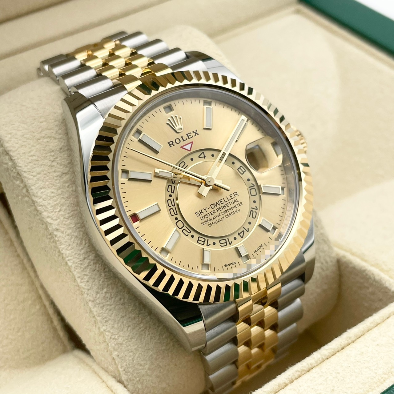 ロレックス スカイドゥエラー 326933 ジュビリーブレス シャンパン 42mm