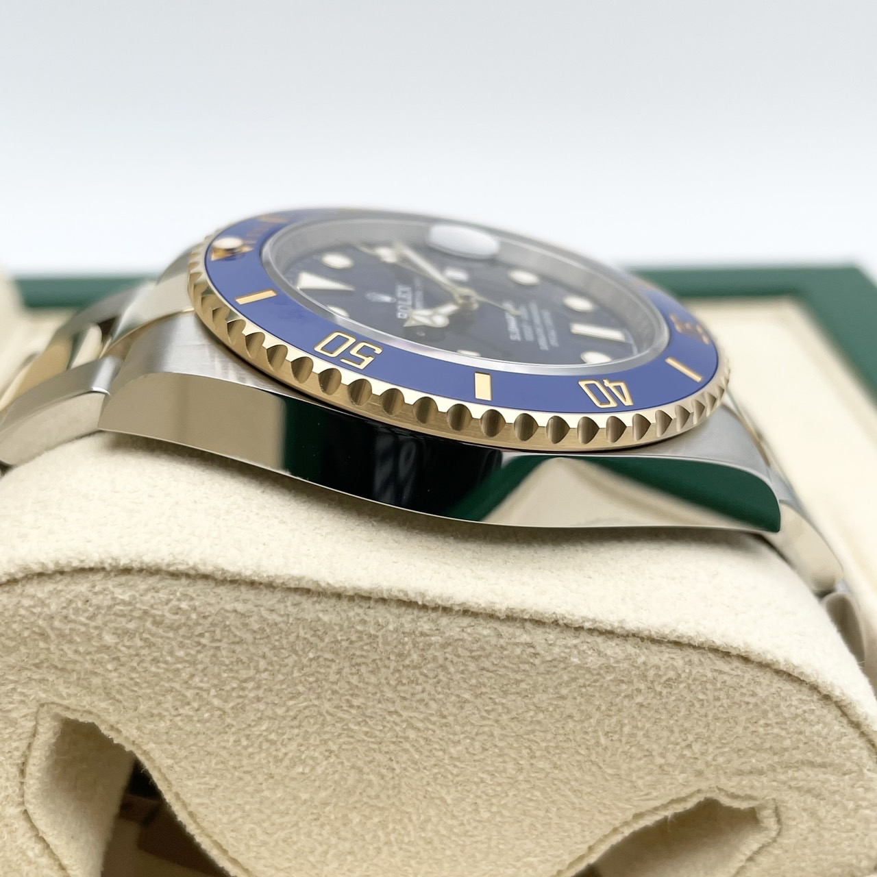 ロレックス サブマリーナ デイト 126613LB オイスターブレスレット ロイヤルブルー 41mm
