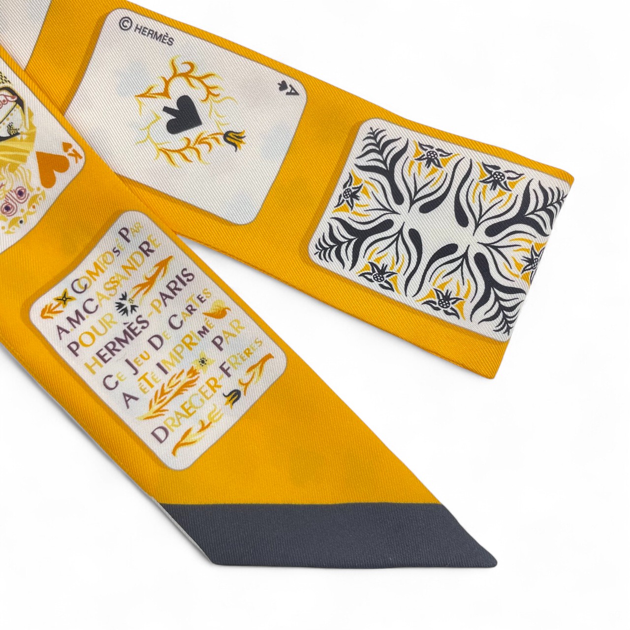 エルメス ツイリー ジュドーカルト Jeu de Cartes シルク100% エルメス ツイリー ジュドーカルト Jeu de Cartes シルク100