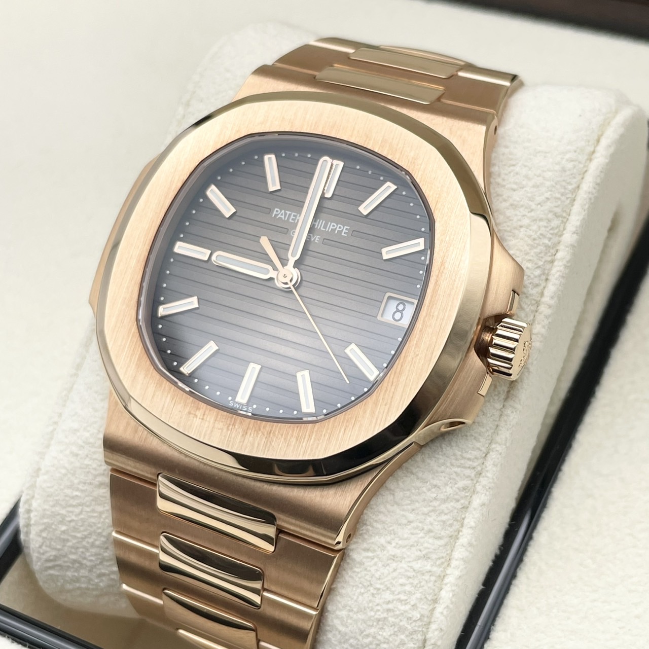 パテックフィリップ ノーチラス 5711/1R-001 ブラウン・ブラック・グラデーション 40mm