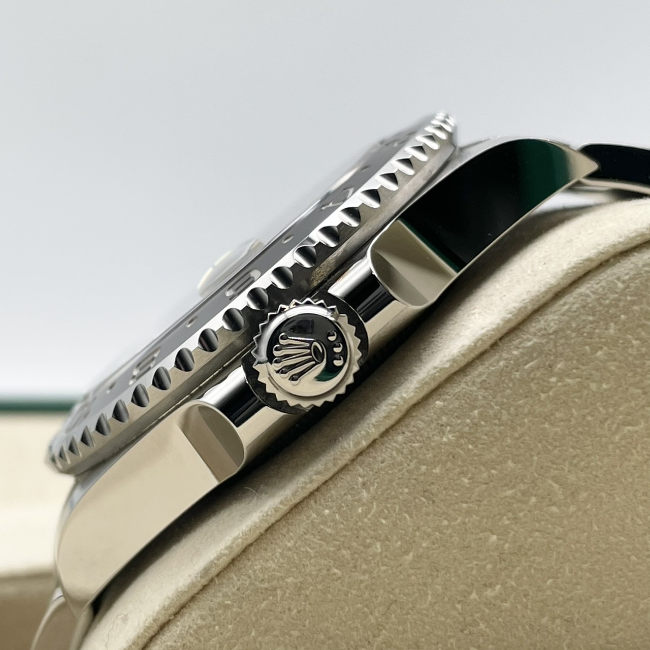 ロレックス GMTマスターII 126710GRNR ブラック オイスターブレスレット 40mm