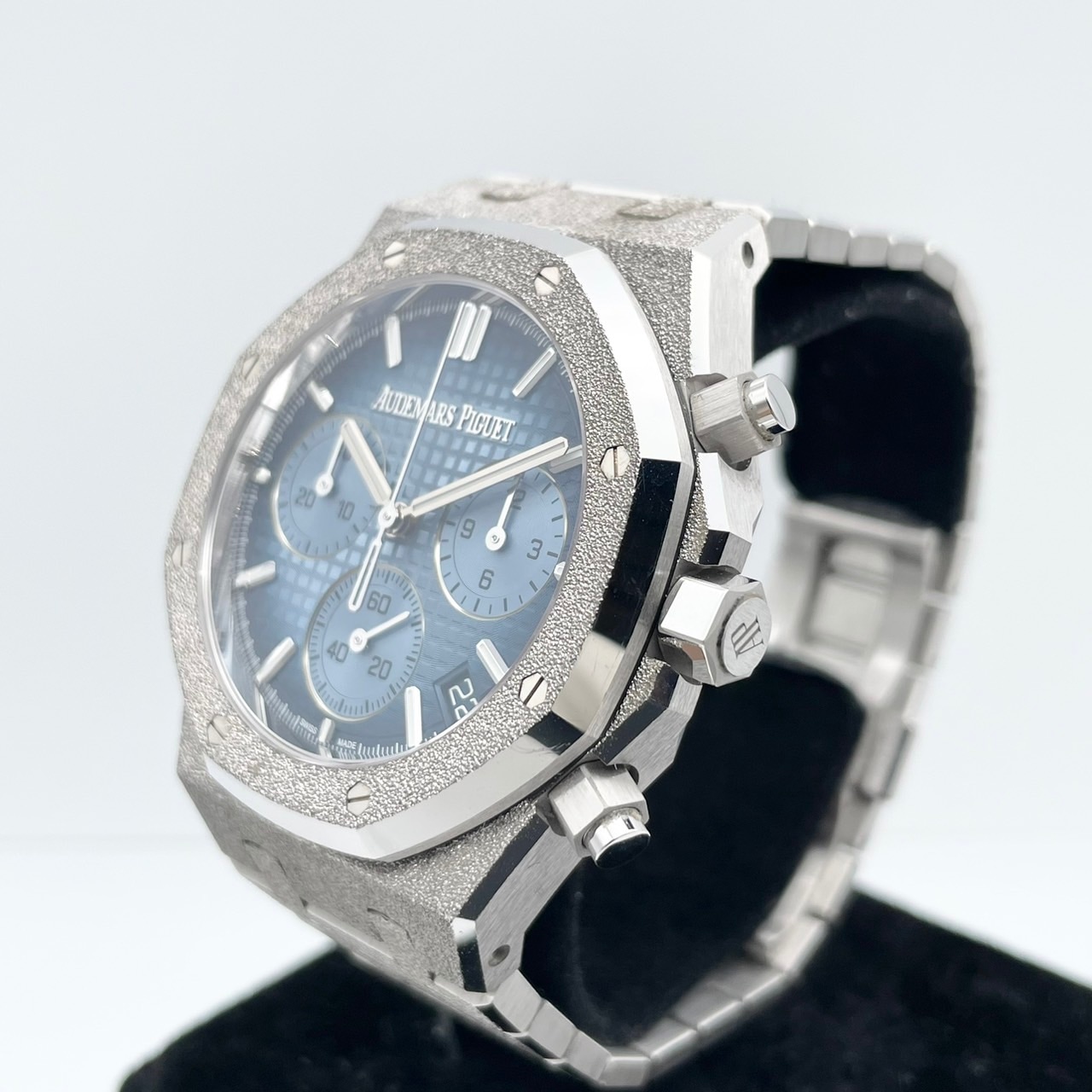 オーデマピゲ ロイヤルオーク 26240BC.GG.1324BC.02 スモークブルー クロノグラフ フロステッドゴールド 41mm