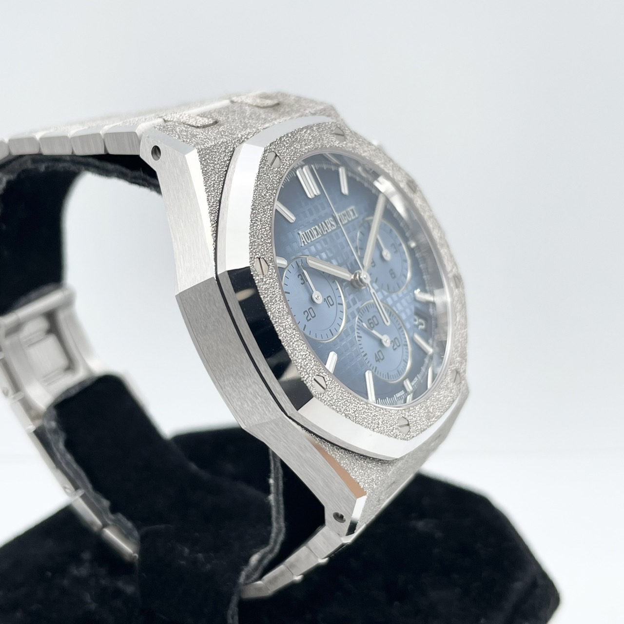 オーデマピゲ ロイヤルオーク 26240BC.GG.1324BC.02 スモークブルー クロノグラフ フロステッドゴールド 41mm