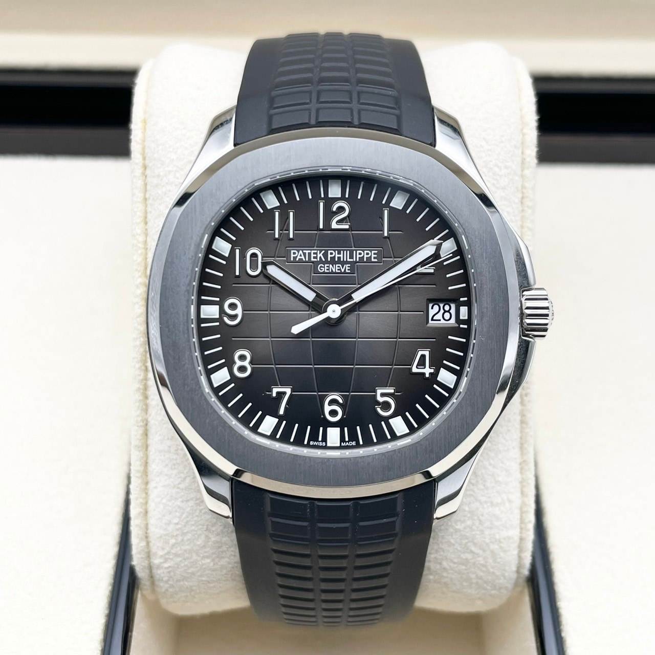 パテックフィリップ アクアノート 5167A-001 ブラック 40.8mm