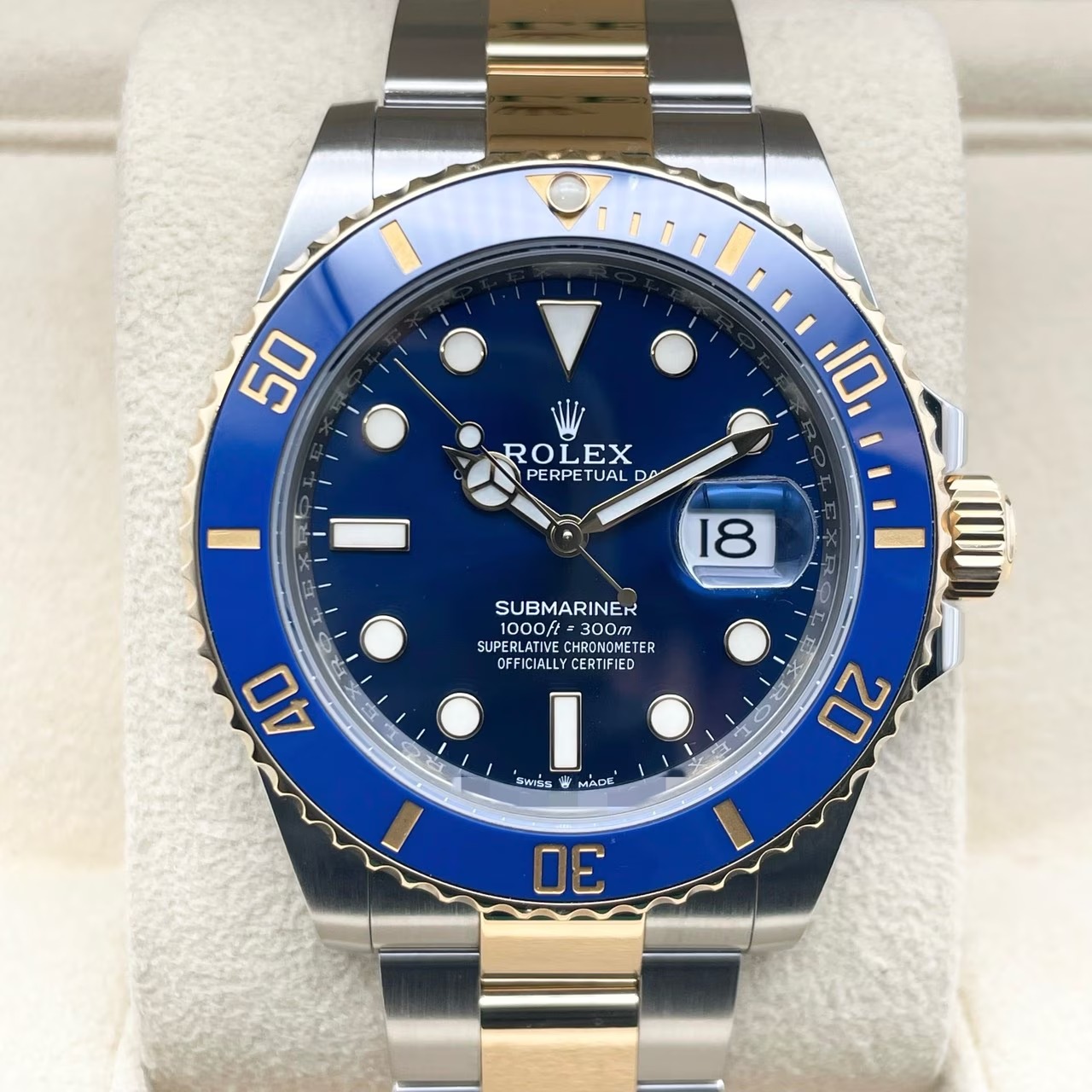 ロレックス サブマリーナーデイト 126613LB ロイヤルブルー 41mm