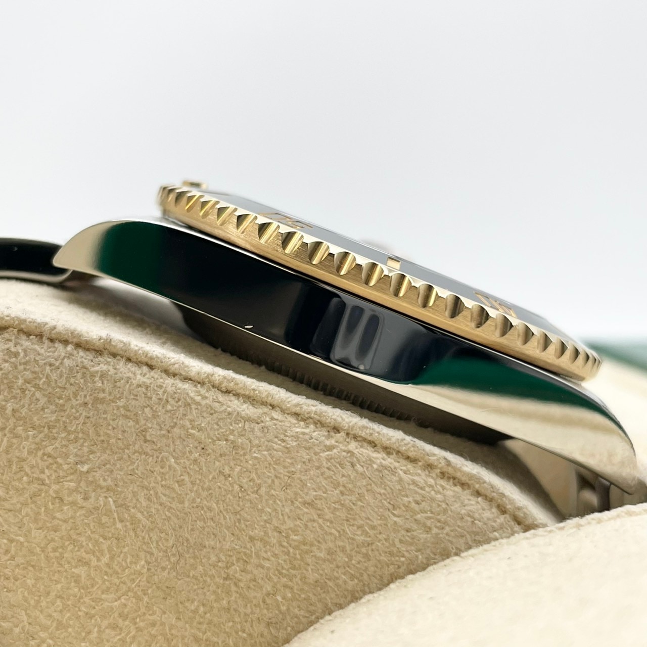 【超美品！】ロレックス サブマリーナデイト 116613LN オイスターブレスレット ブラック 40mm