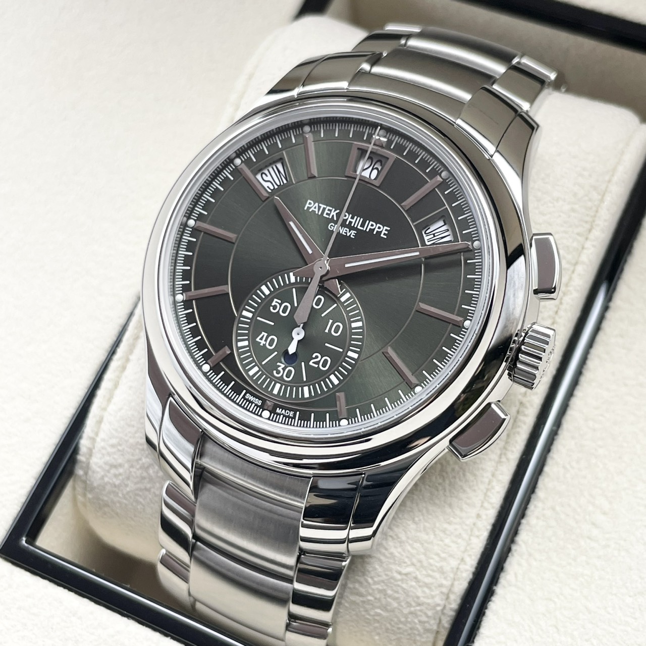 パテックフィリップ コンプリケーション アニュアルカレンダー クロノグラフ 5905/1A-001 オリーブグリーン・ソレイユ 42mm