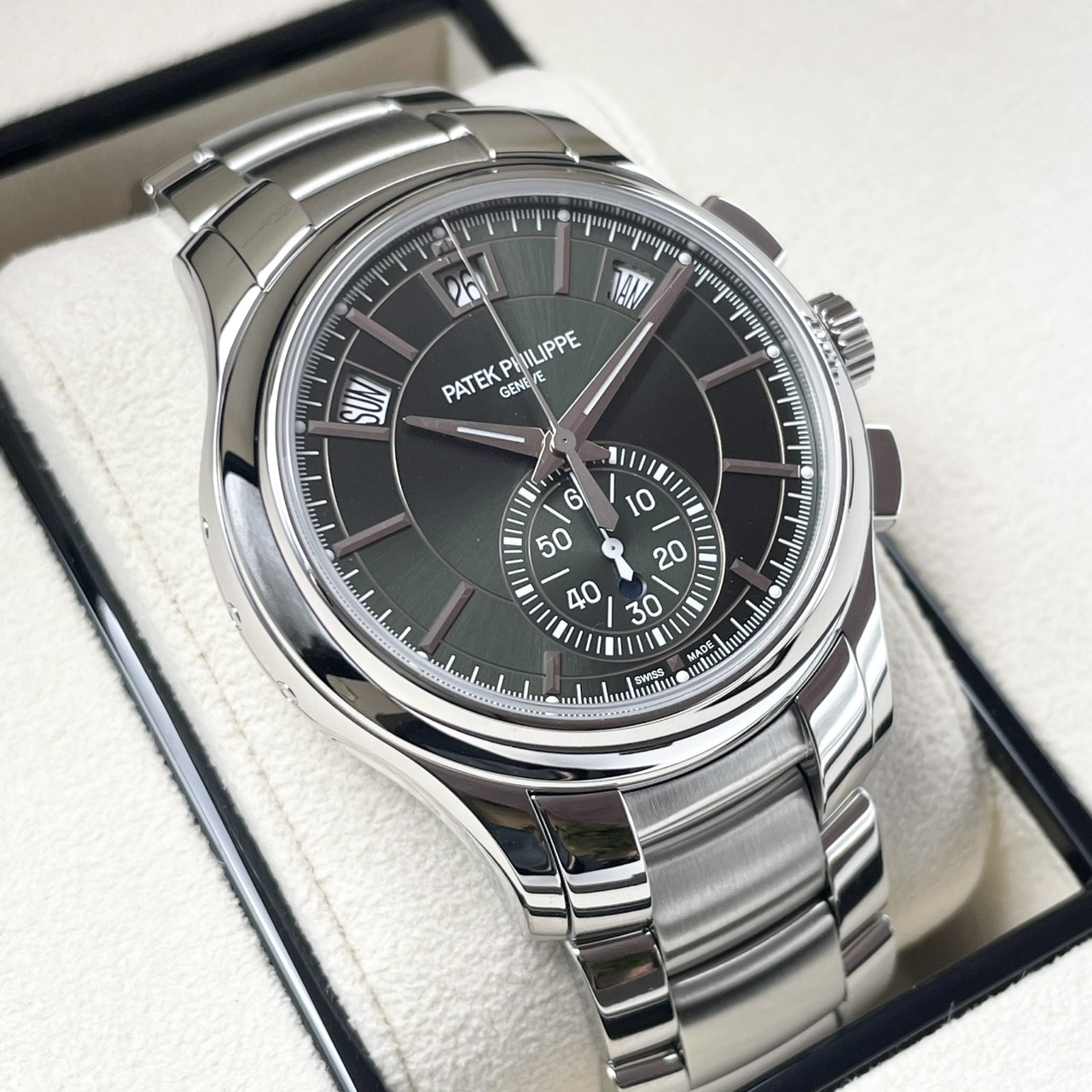 パテックフィリップ コンプリケーション アニュアルカレンダー クロノグラフ 5905/1A-001 オリーブグリーン・ソレイユ 42mm