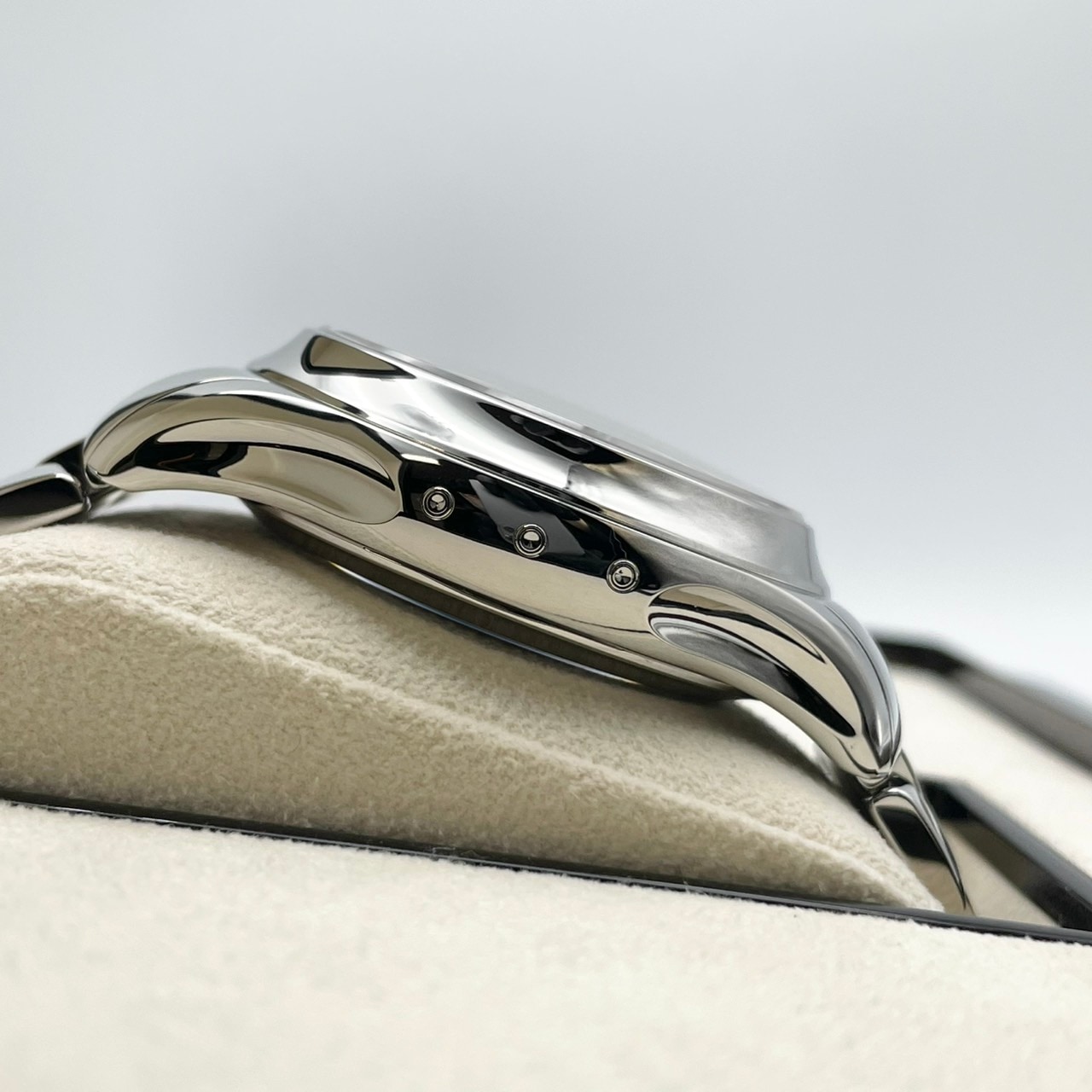 パテックフィリップ コンプリケーション アニュアルカレンダー クロノグラフ 5905/1A-001 オリーブグリーン・ソレイユ 42mm