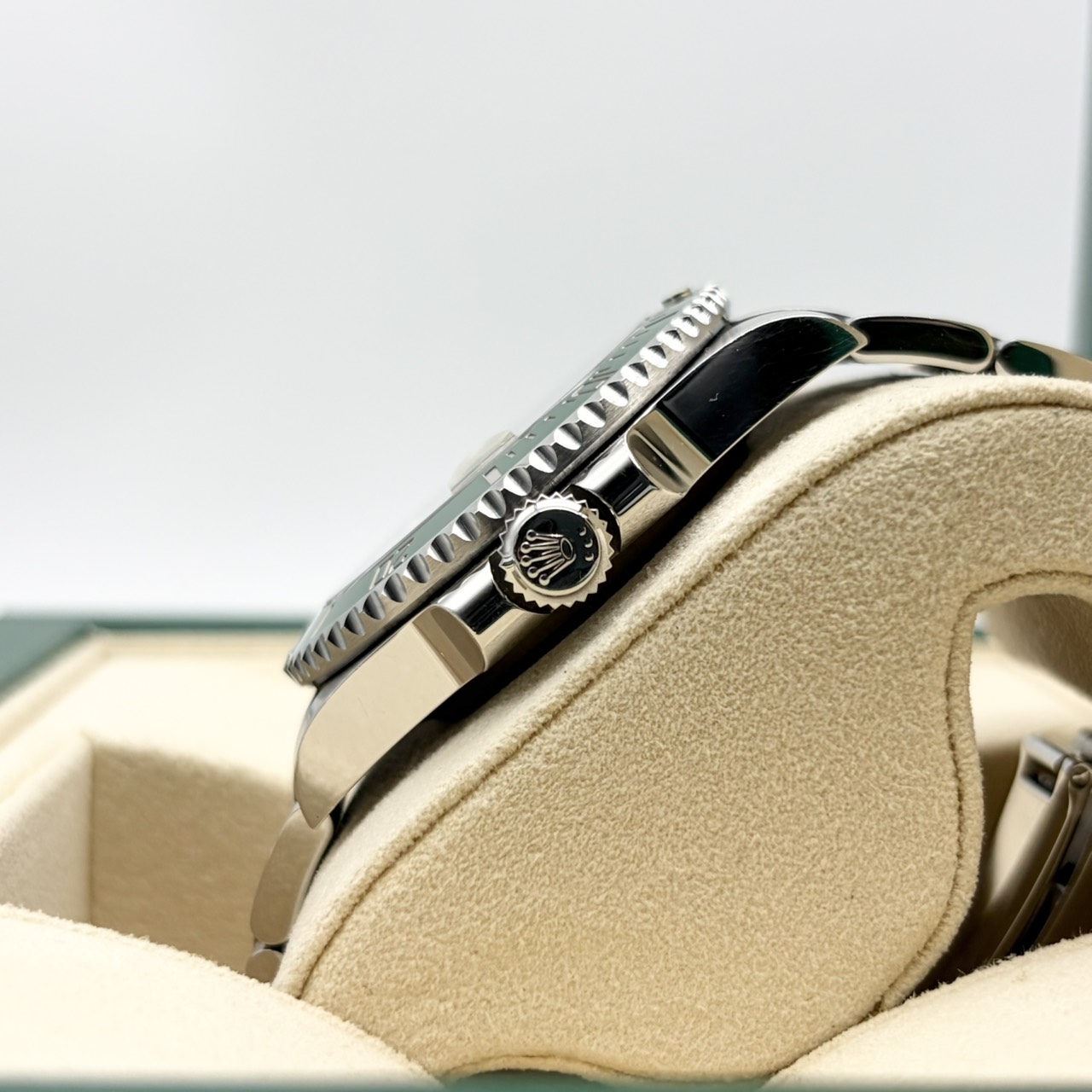 ロレックス サブマリーナーデイト 116610LV グリーン オイスターブレス 40mm