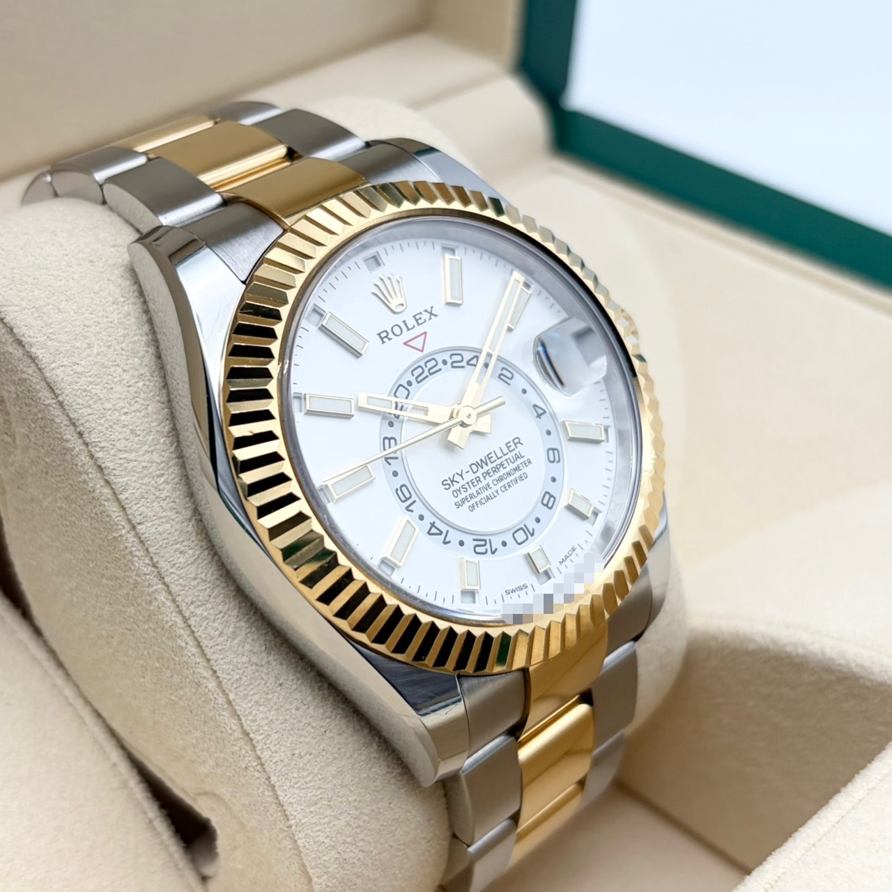 ロレックス スカイドゥエラー 326933 ホワイト オイスターブレス  42mm