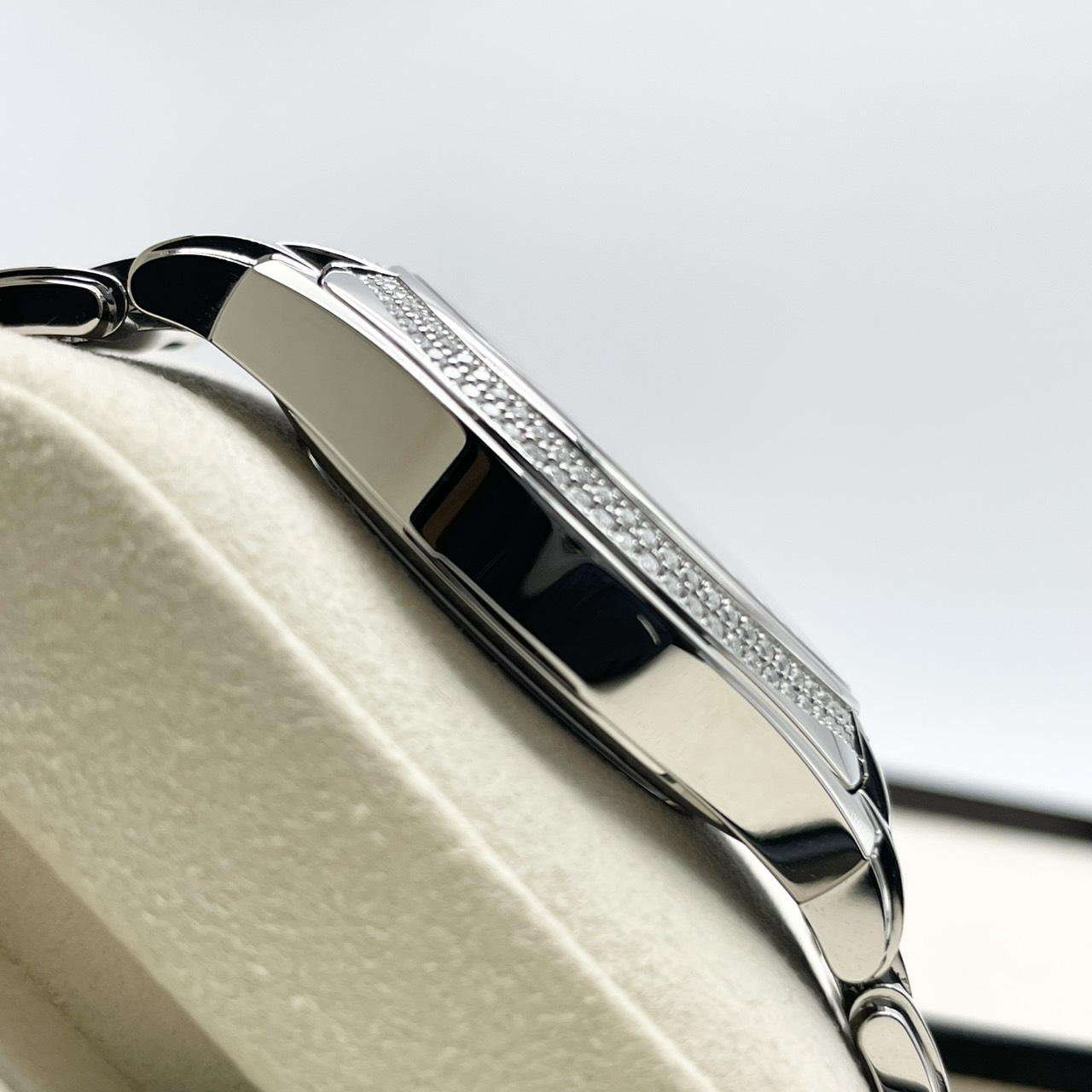 パテックフィリップ TWENTY-4 7300/1200A-001 サンバーストブルー 36mm