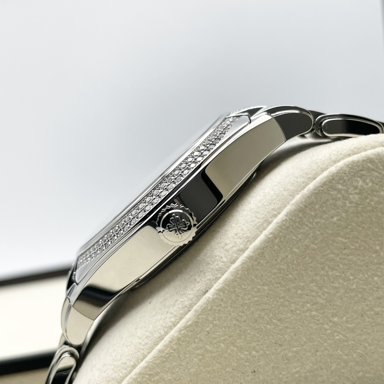 パテックフィリップ TWENTY-4 7300/1200A-001 サンバーストブルー 36mm