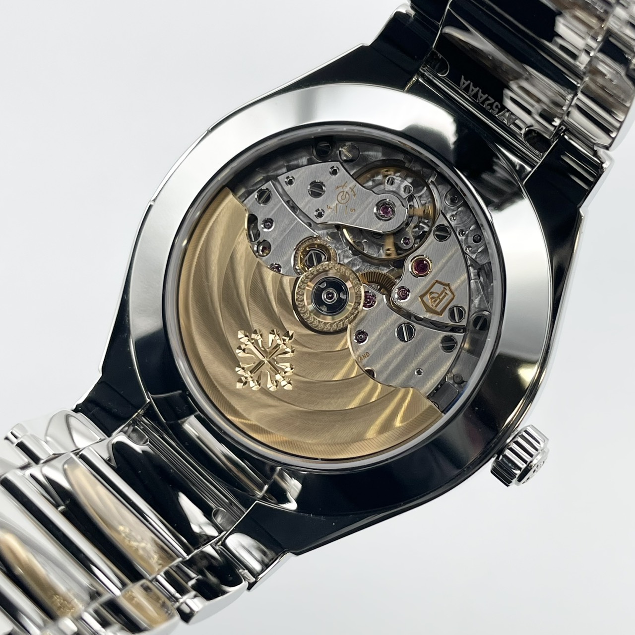 パテックフィリップ TWENTY-4 7300/1200A-001 サンバーストブルー 36mm
