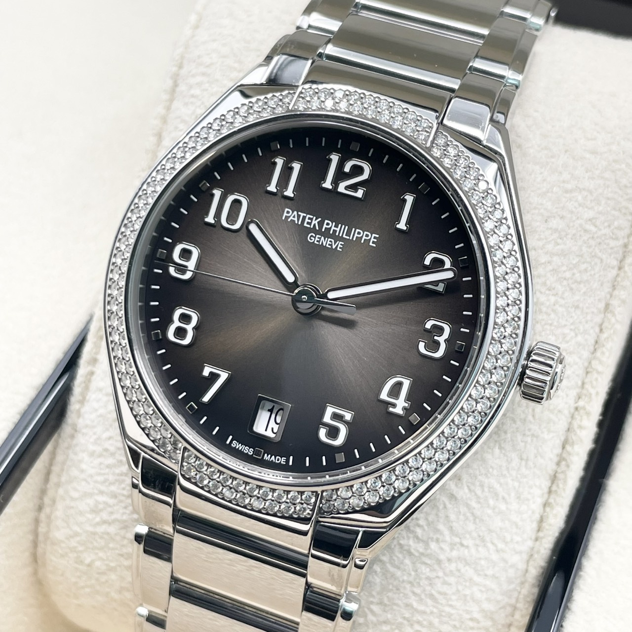【参考定価 535万円！】パテックフィリップ TWENTY~4 7300/1200A-010 グレー 36mm