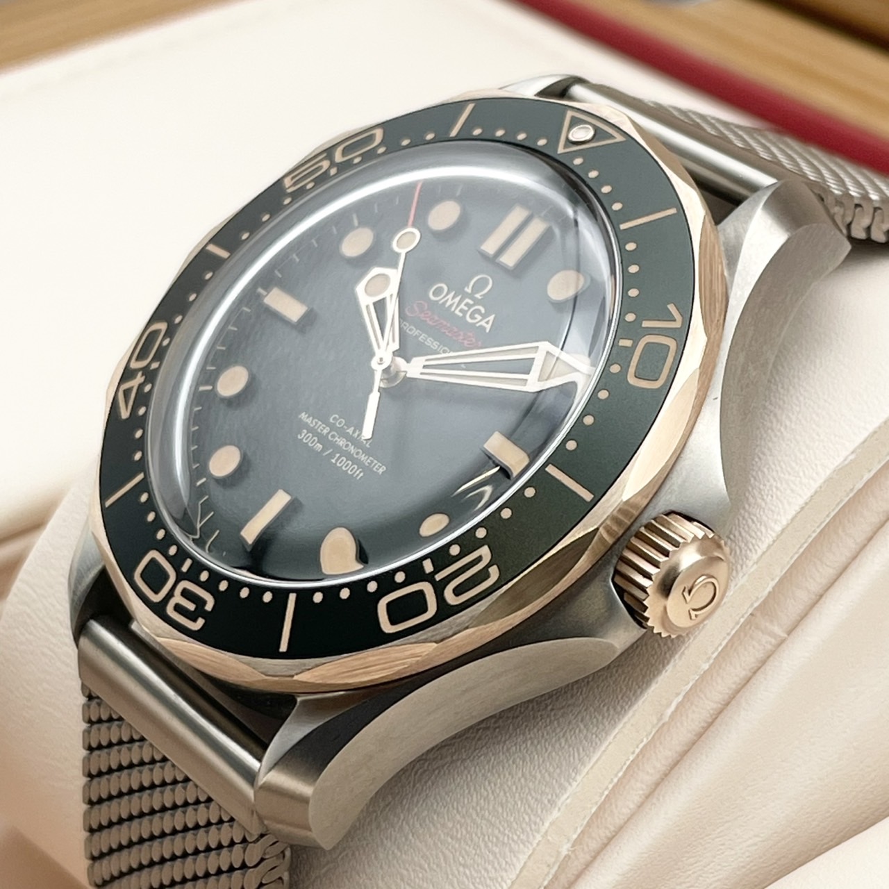 定価1,705,000円】オメガ シーマスター ダイバー300 210.90.42.20 
