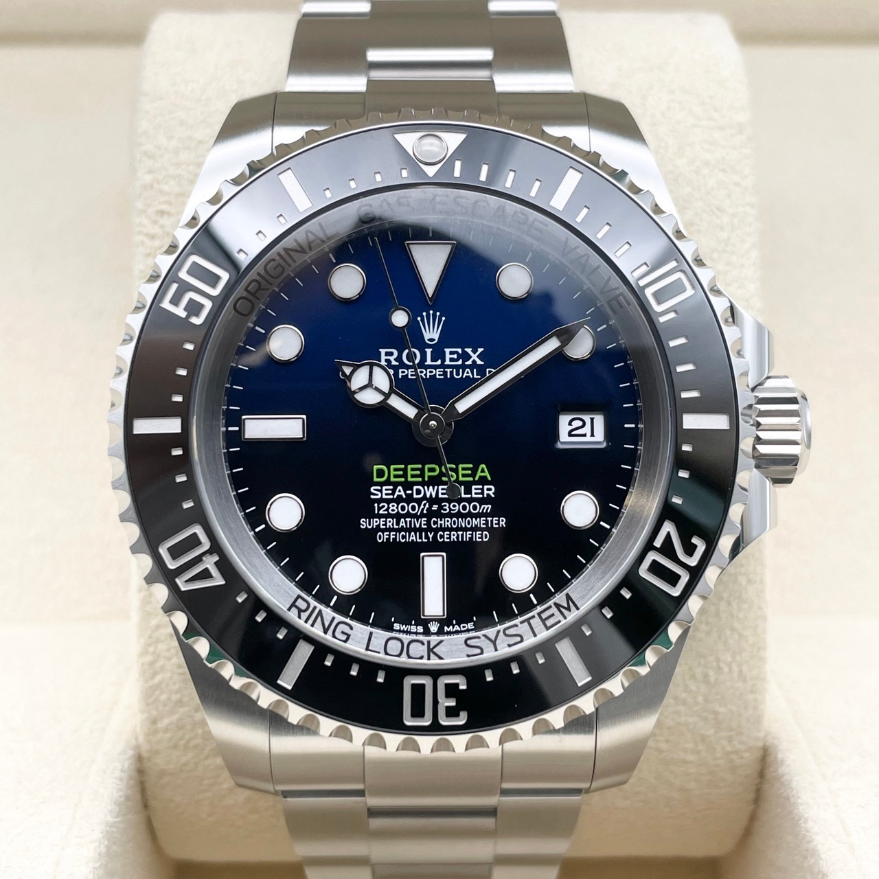 ロレックス シードゥエラーディープシー 136660 Dブルー オイスターブレスレット 44mm