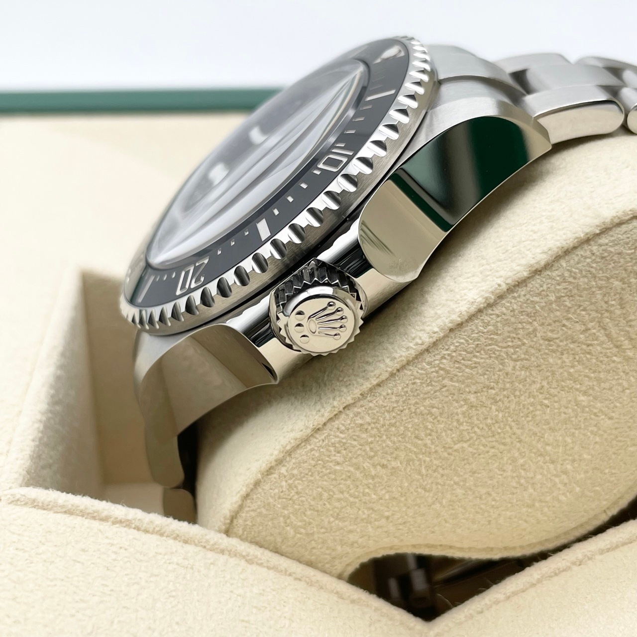 ロレックス シードゥエラーディープシー 136660 Dブルー オイスターブレスレット 44mm