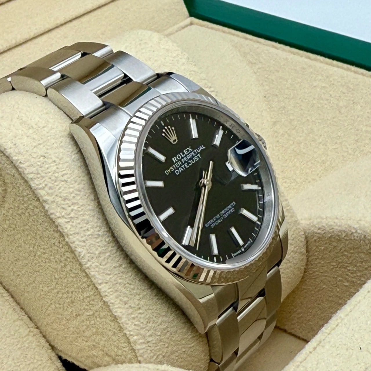 ロレックス デイトジャスト 126234 ブラック オイスターブレス 36mm