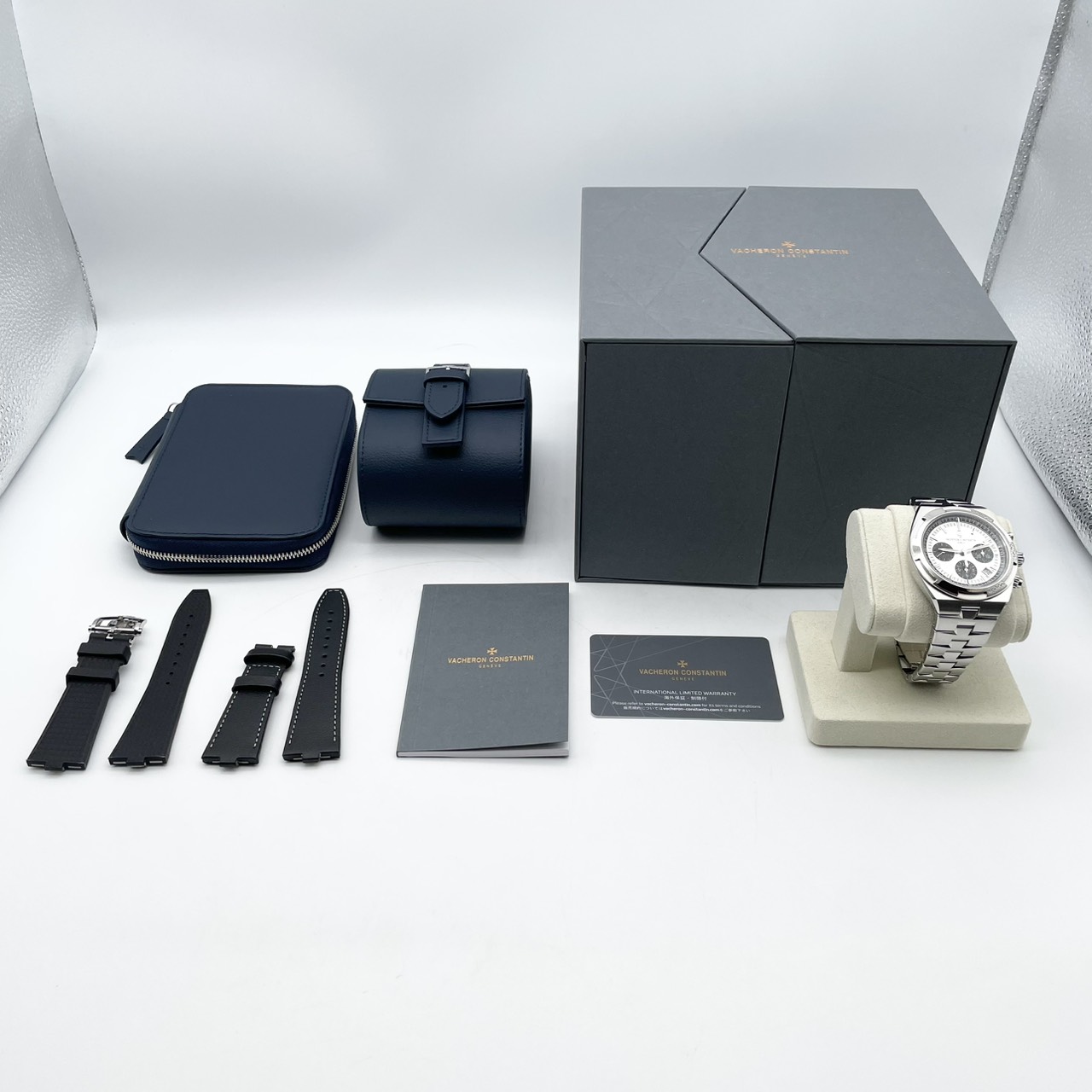 ヴァシュロンコンスタンタン オーヴァーシーズ・クロノグラフ 5520V/210A-B686 シルバートーンラッカー 42.5mm