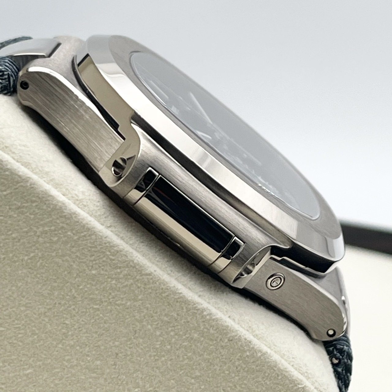 【2025年7月保証書付き！】 【2024年新作】パテックフィリップ ノーチラス 5980/60G-001 ブルーグレー 40.5mm