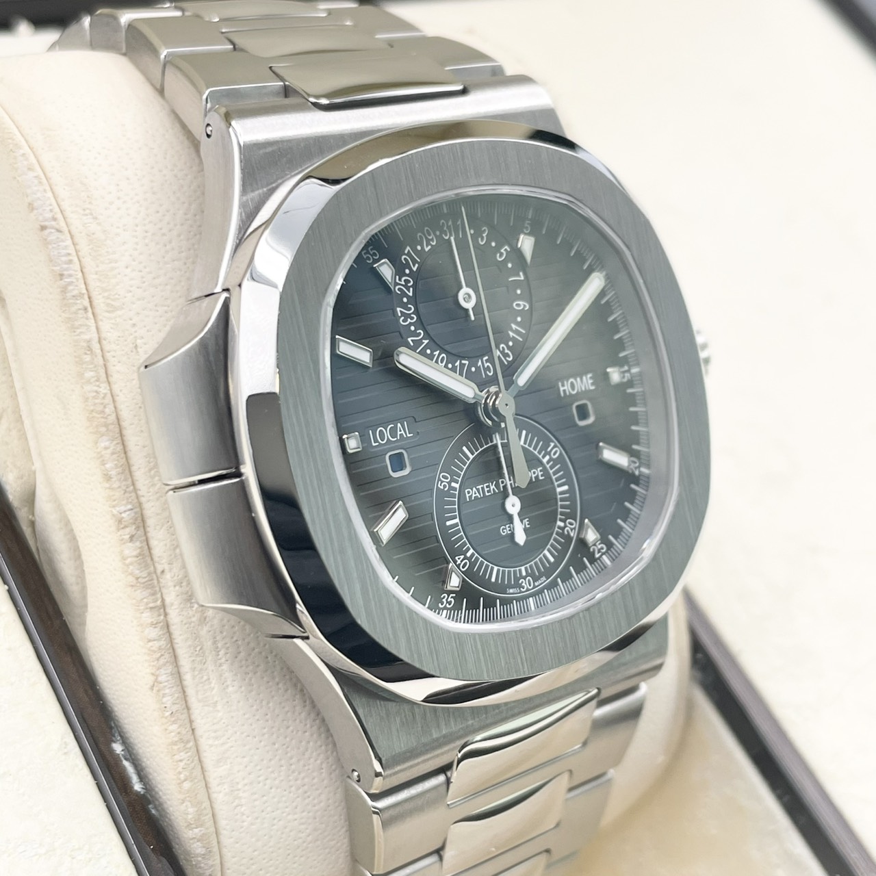 パテックフィリップ ノーチラス トラベルタイム 5990/1A-001 ブラックグラデーション 40.5mm