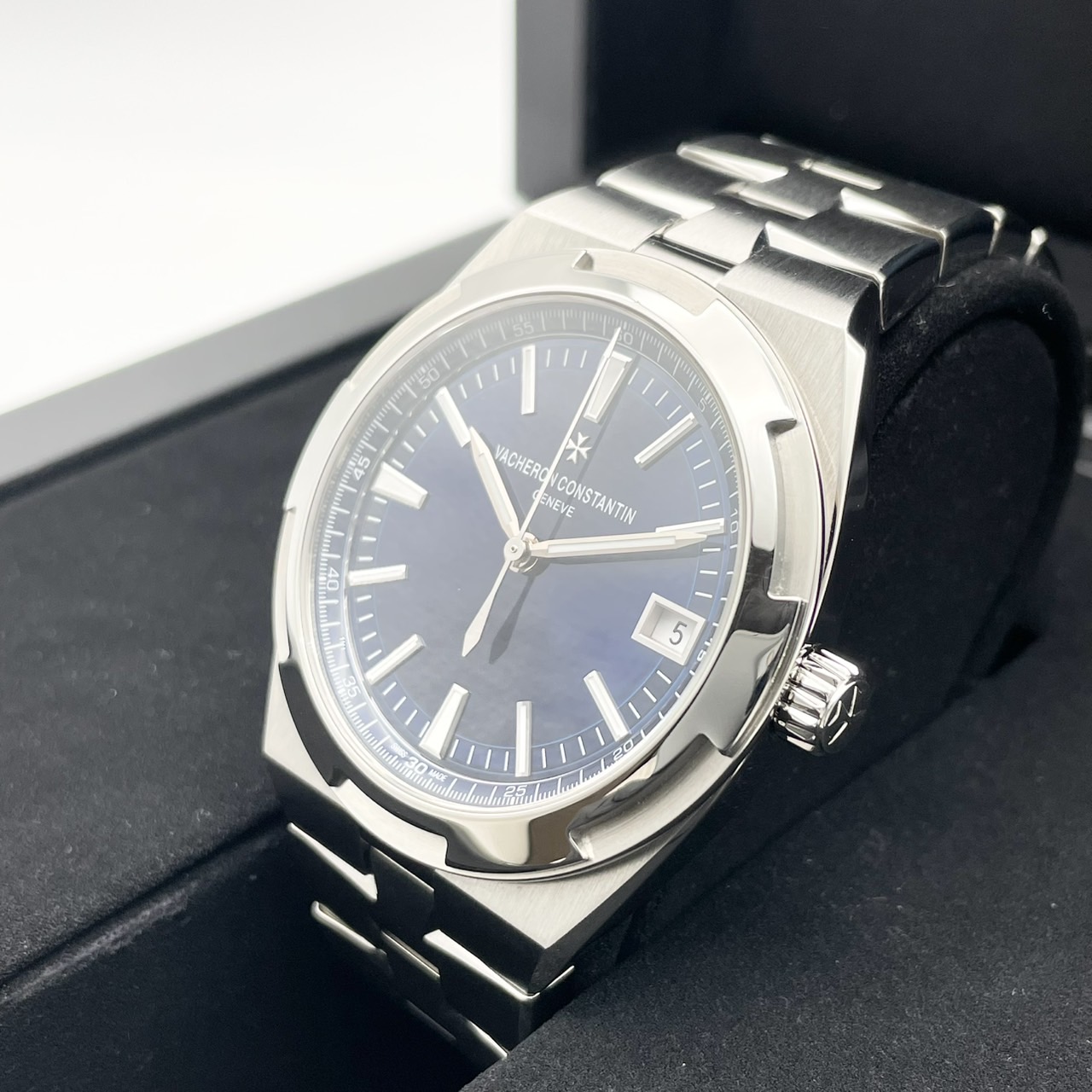 ヴァシュロンコンスタンタン オーヴァーシーズ 4500V/110A-B128 ブルー ステンレススチール 41mm