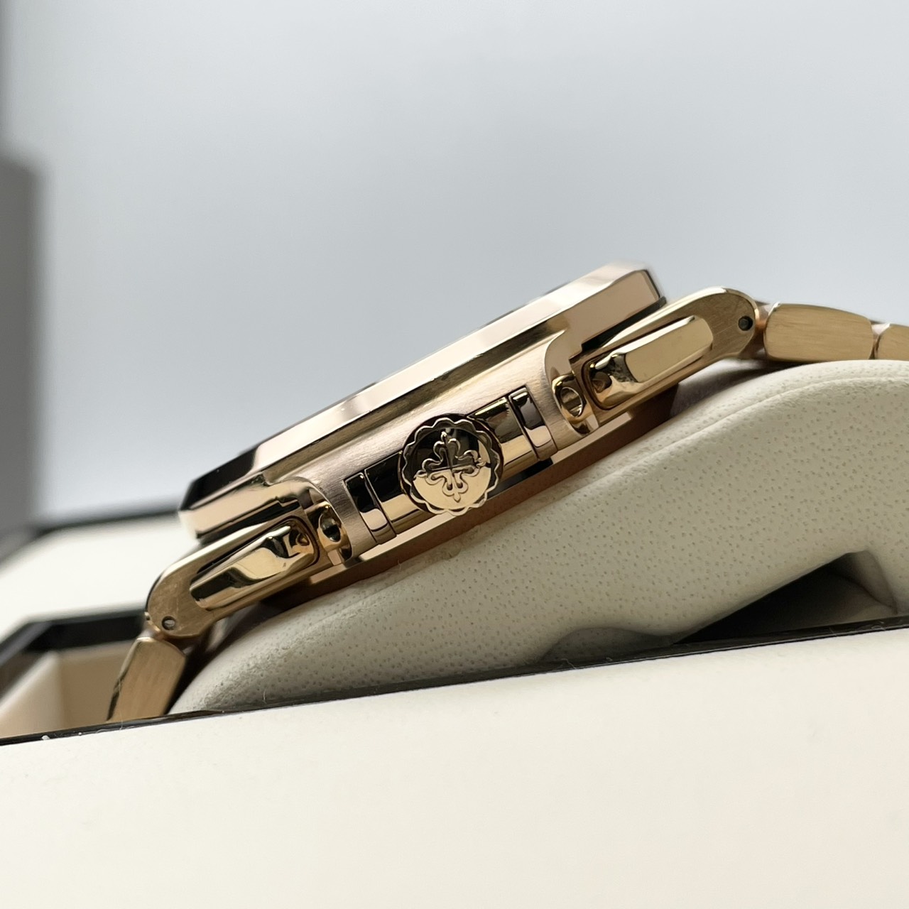 パテックフィリップ ノーチラス クロノグラフ 5980/1R-001 ブラック・グラデーション 40.5mm