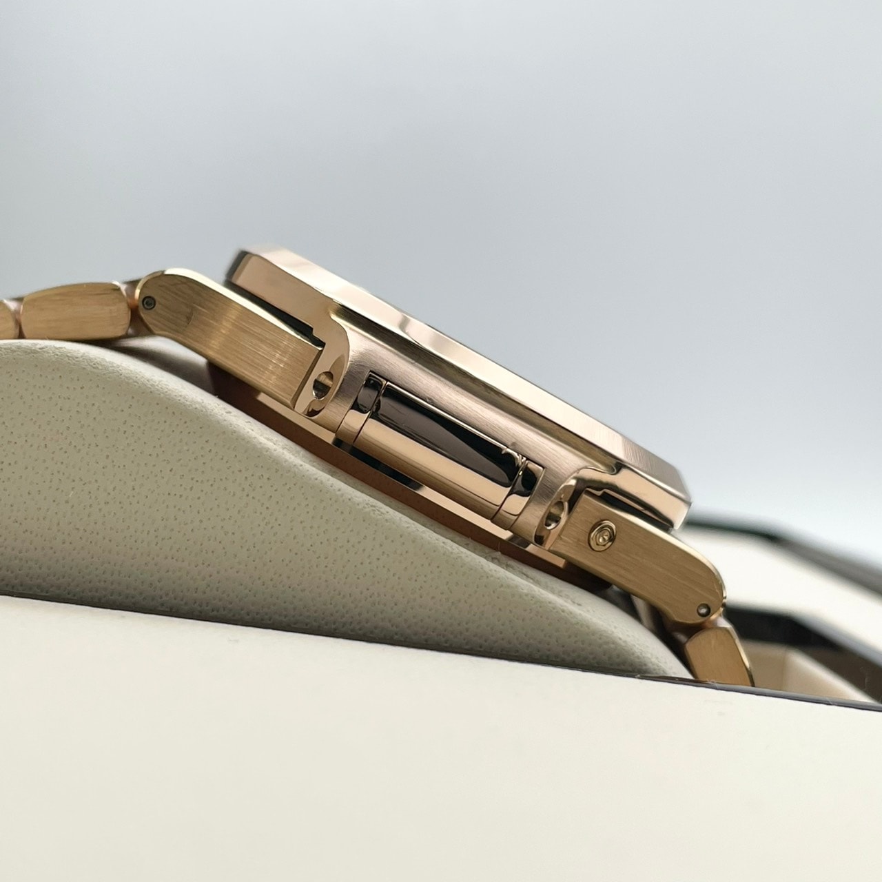 パテックフィリップ ノーチラス クロノグラフ 5980/1R-001 ブラック・グラデーション 40.5mm