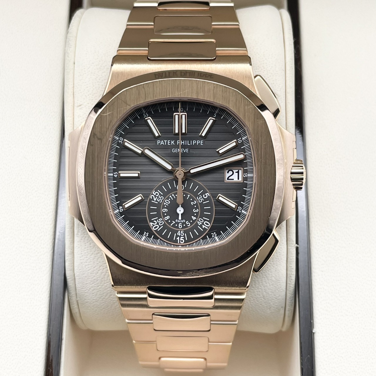 パテックフィリップ ノーチラス クロノグラフ 5980/1R-001 ブラック・グラデーション 40.5mm