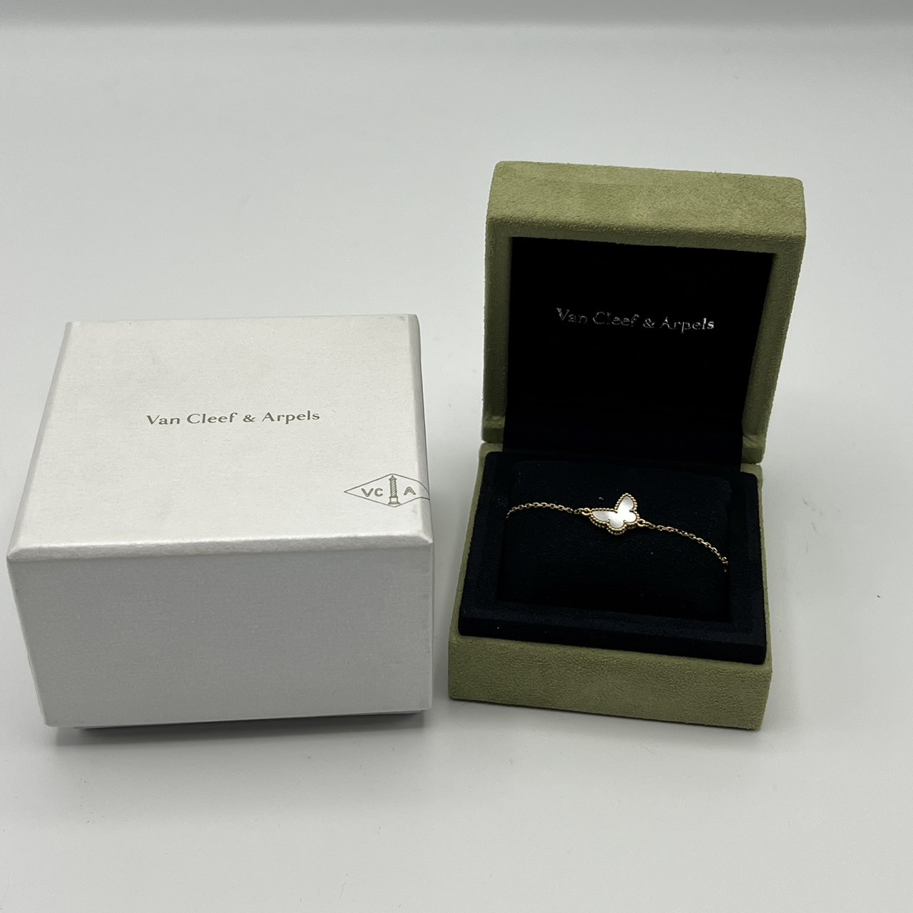 ヴァンクリーフ＆アーペル パピヨン ホワイトシェル