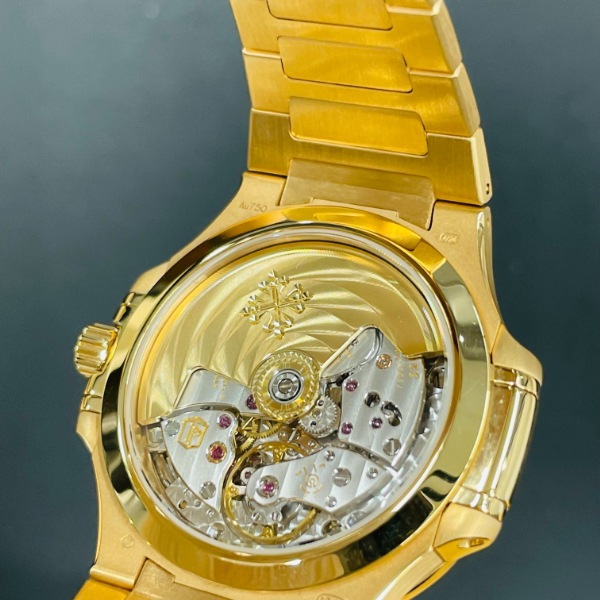 パテックフィリップ ノーチラス 7118/1R?001 ローズゴールド 2020年ギャラ