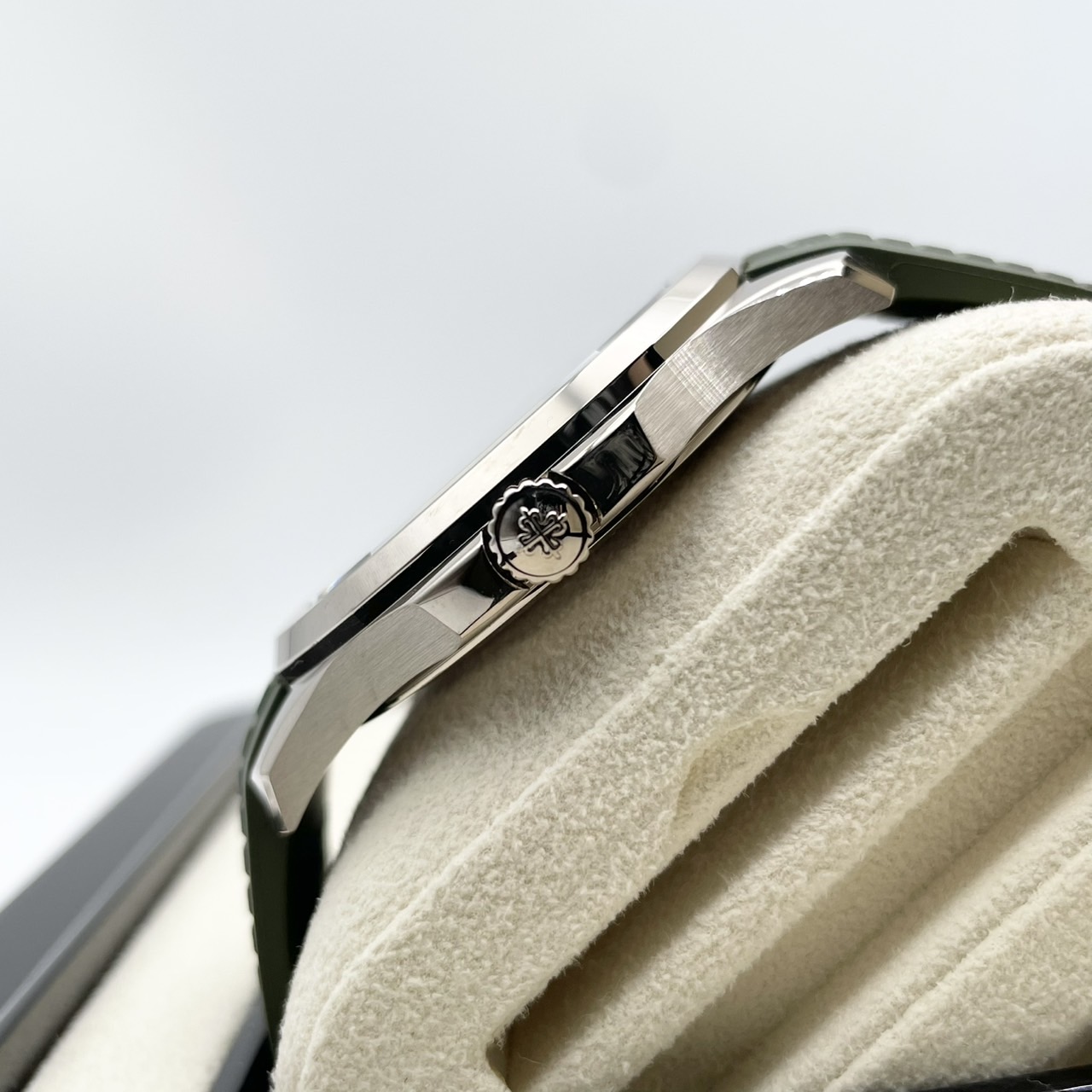 【ラバーカット無し！バックル保護シール付き！】パテックフィリップ アクアノート 5168G-010 カーキ 42.2mm