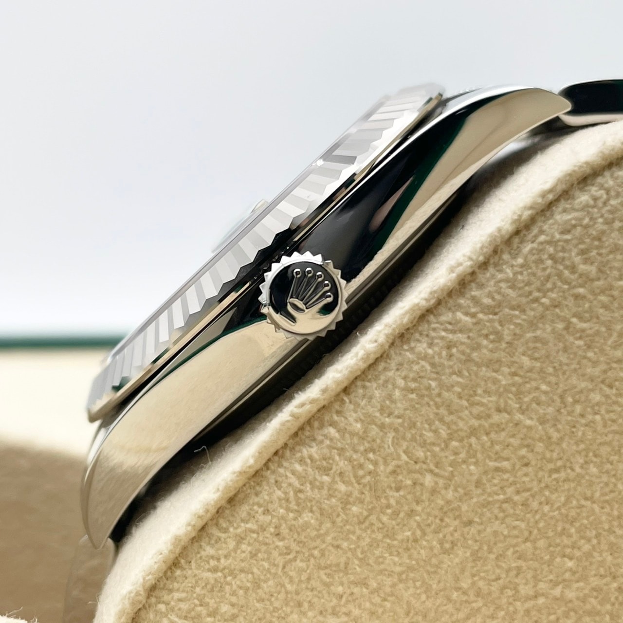 【ディスコンモデル！】 ロレックス デイトジャスト 126334 ミントグリーン オイスターブレス フルーテッドモチーフ 41mm