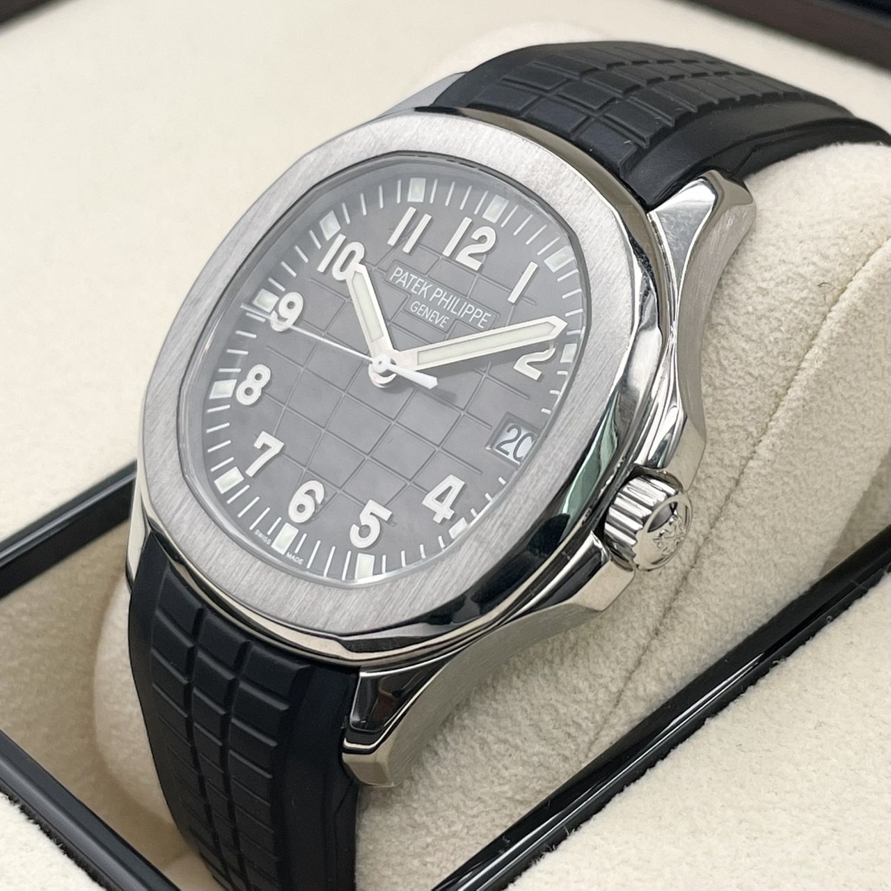 パテックフィリップ アクアノート 5167A-001 ステンレススチール ブラック 40.8mm